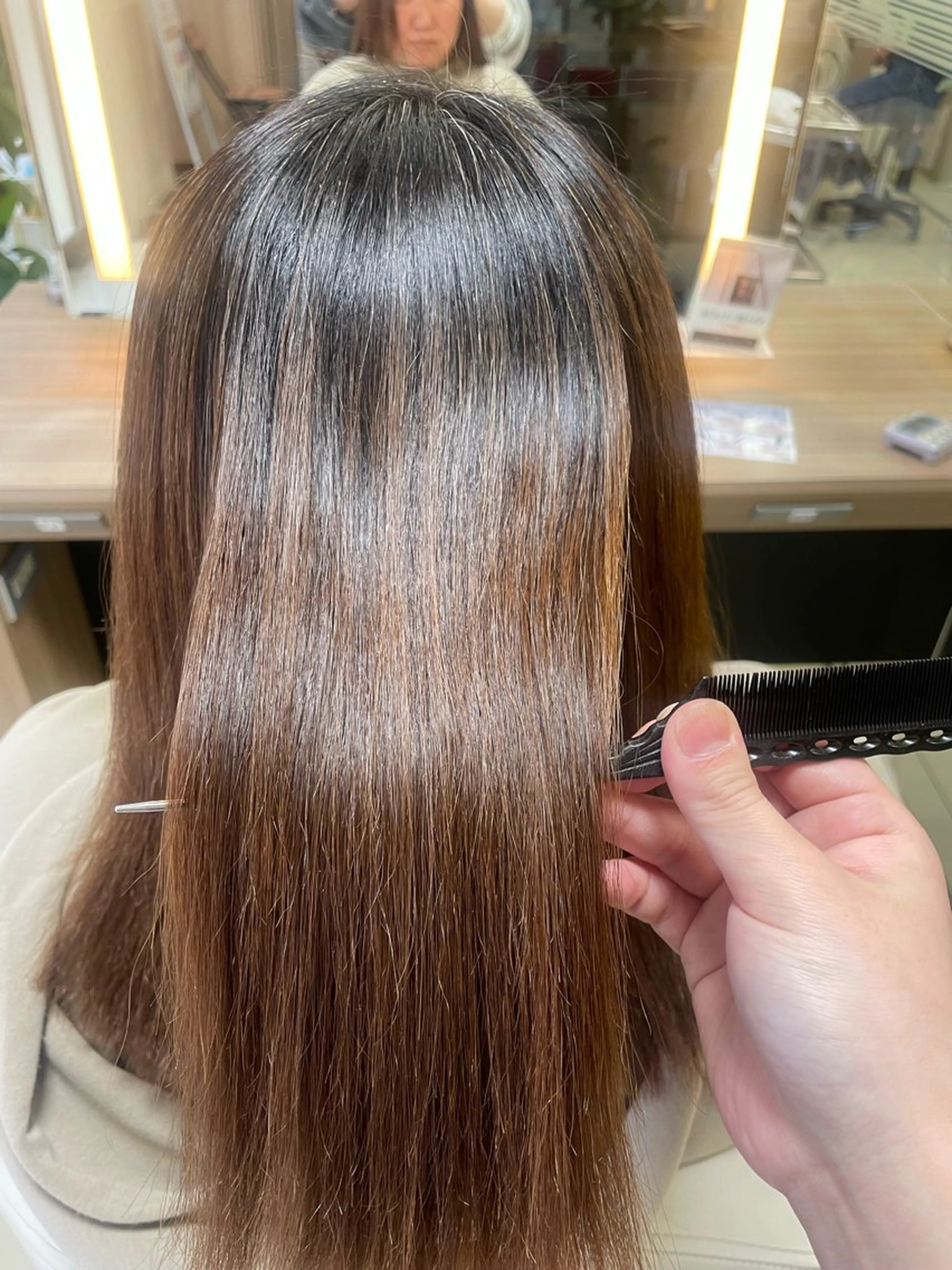 ミディアム ハイトーン/レイヤー 似合わせ・ユキノのヘアスタイル