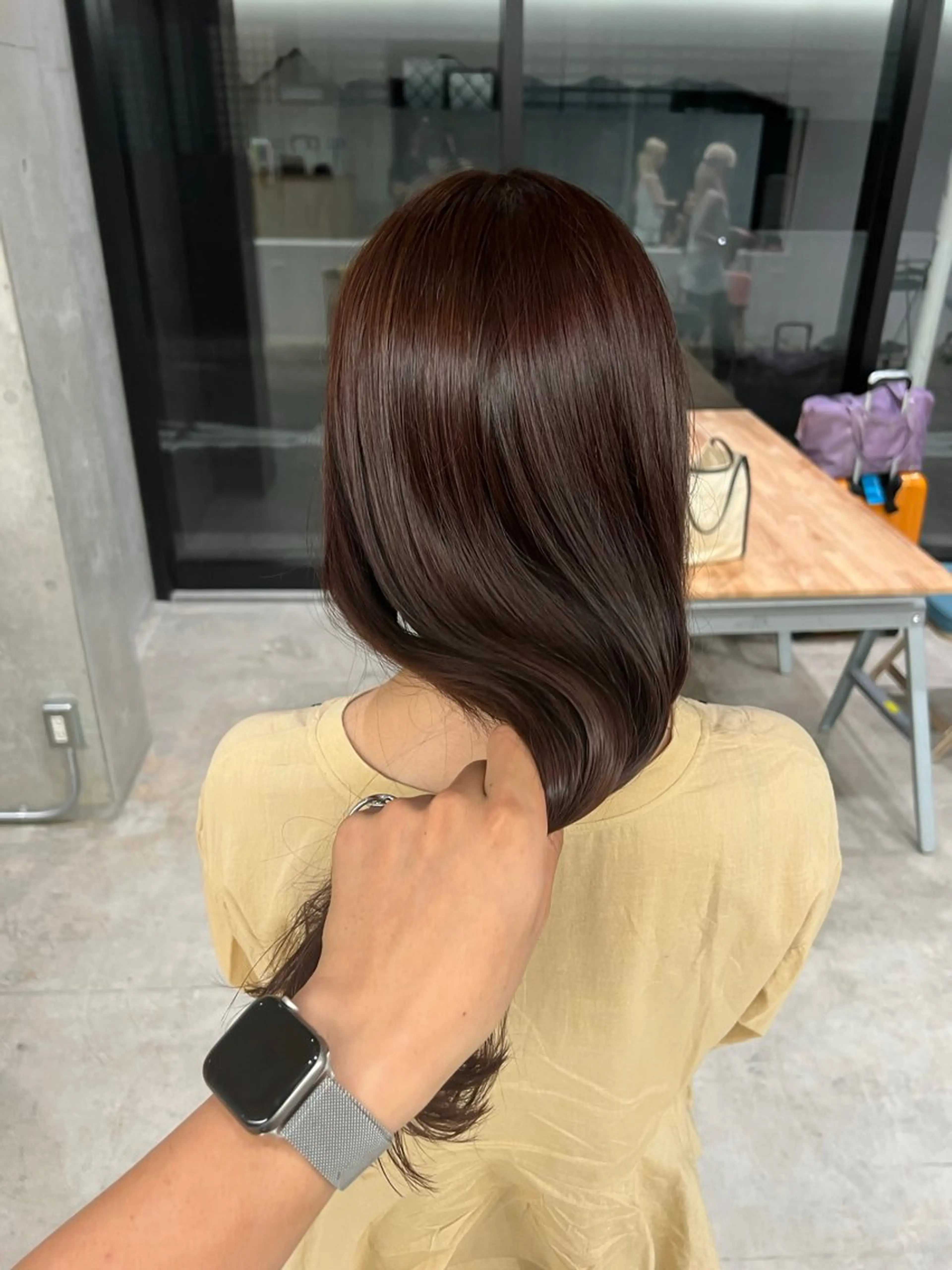 ロング カラー ロングレイヤー アッシュ ベージュカラー ブリーチ 透明感カラー カット ヘアカラー トリートメント 誰より丁寧なカット/ 小林輝/レイヤーのヘアスタイル