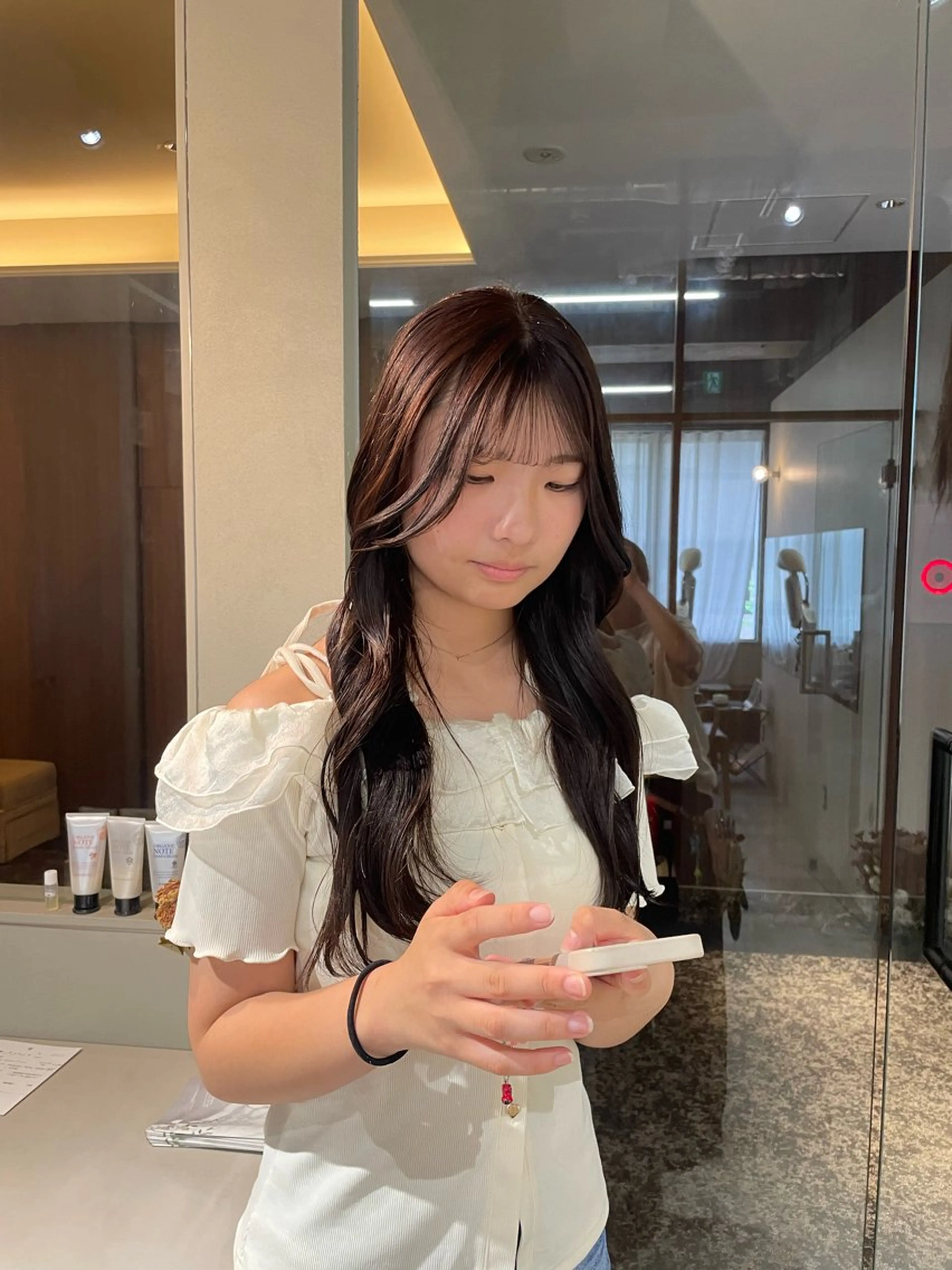 ロング カラー 山下 悠月のヘアスタイル