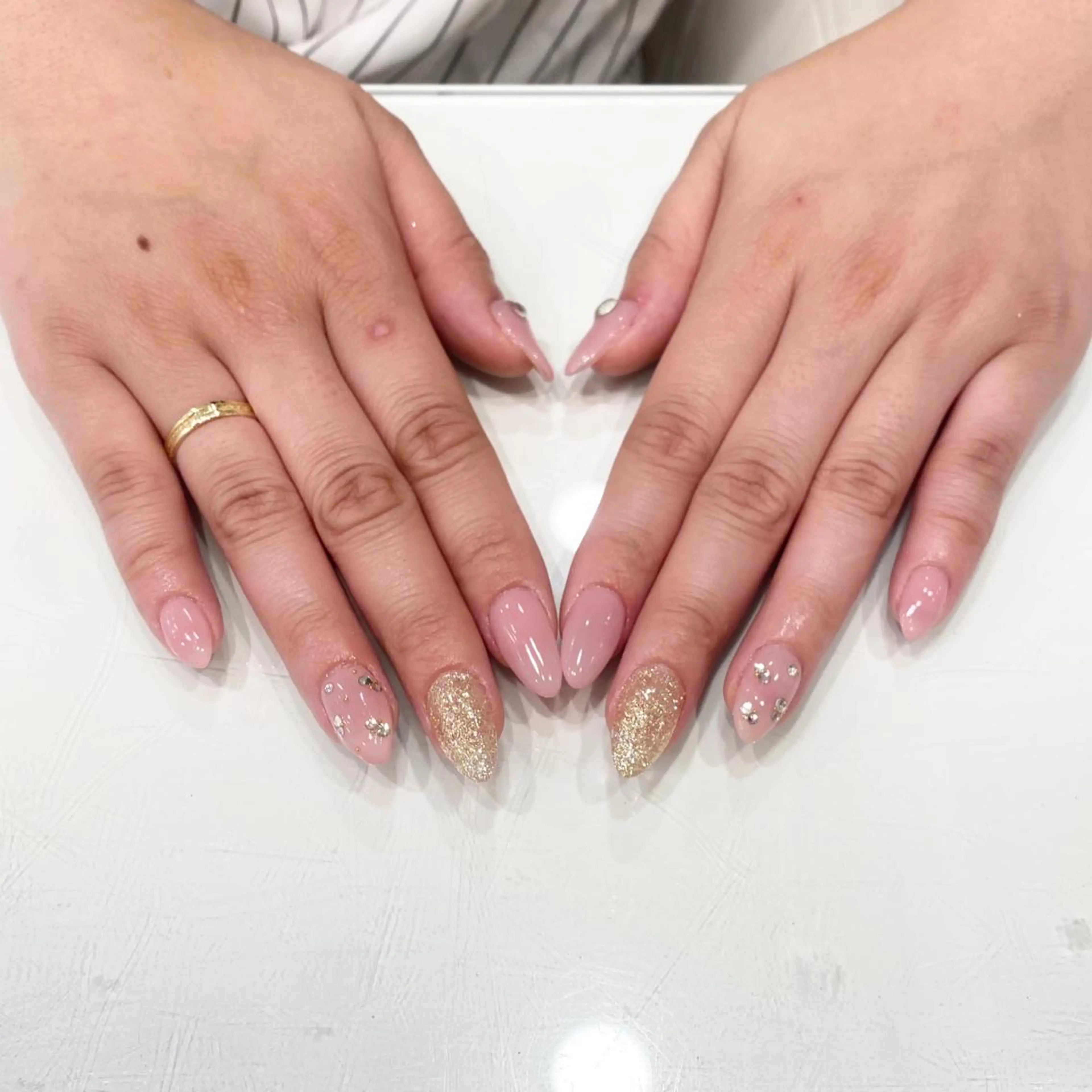 ネイル ピンク シンプルネイル ハンドネイル 薦田 葵のネイルデザイン