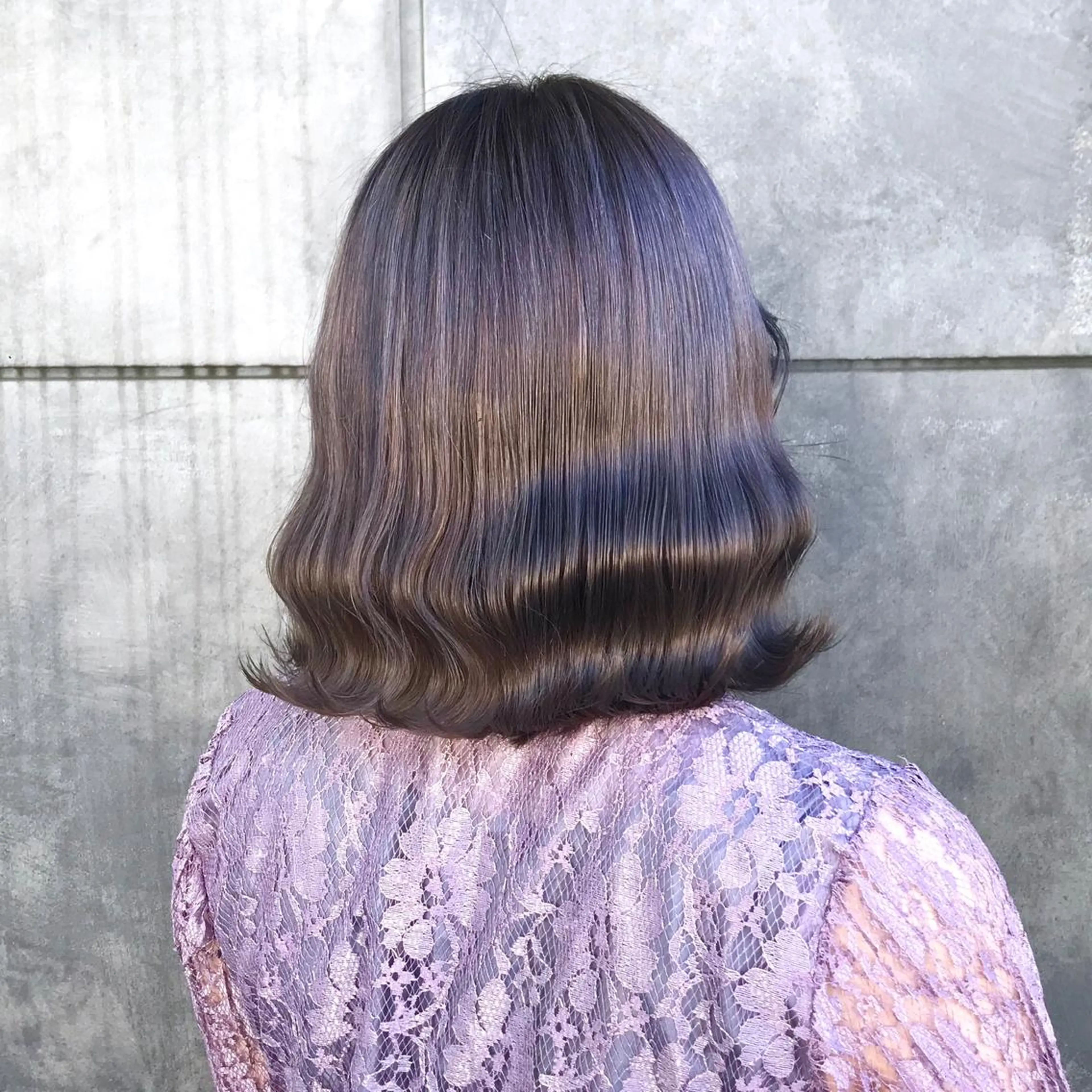 ミディアム カラー アッシュ アッシュグレー アッシュグレージュ ブリーチ グレージュ K-POP好き美容師 🇰🇷Kai.Yのヘアスタイル