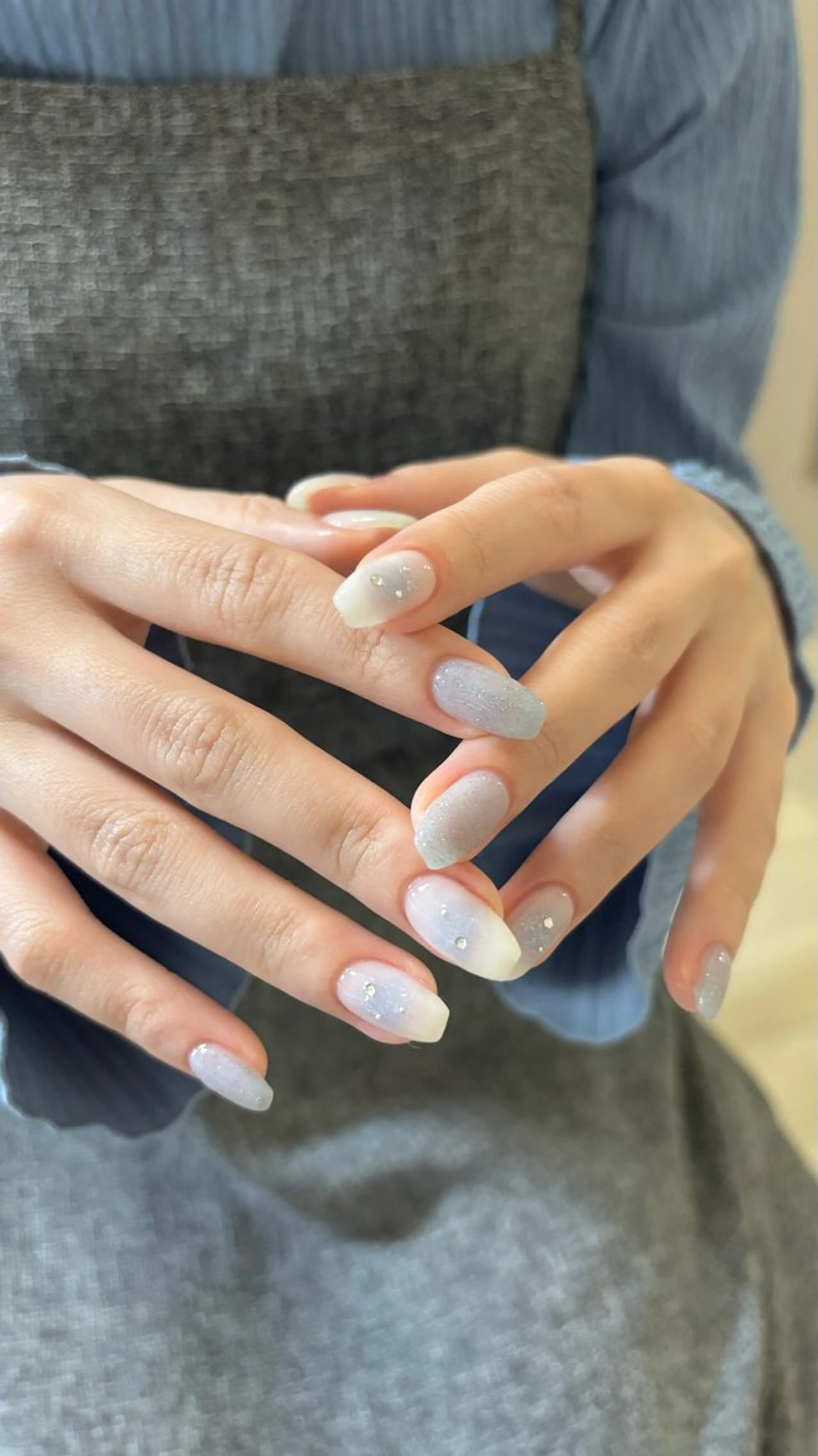 ネイル ブルー チークネイル ハンドネイル moufu.nail /sayaka 本町のネイルデザイン