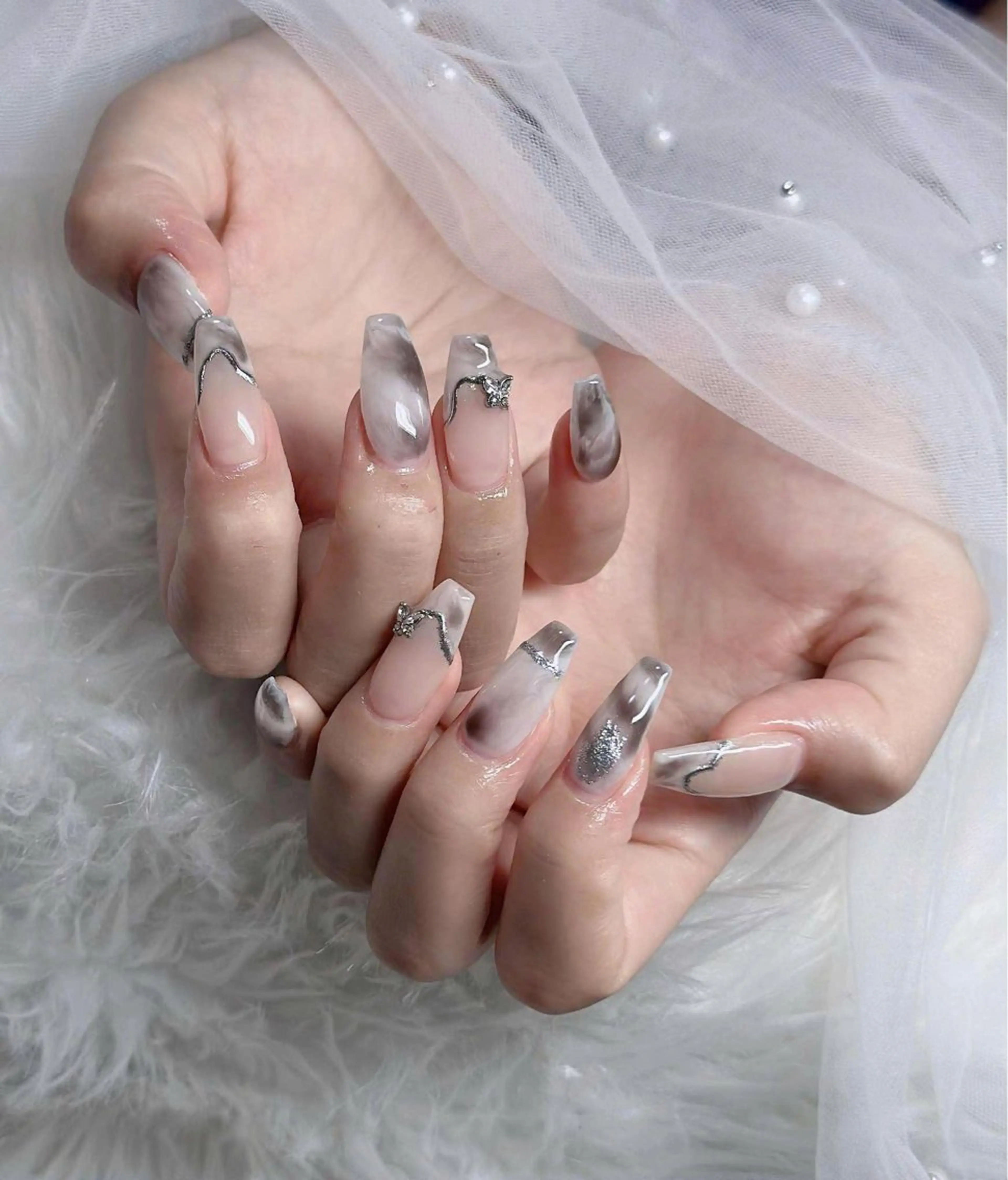 ネイル オーロラネイル フレンチネイル ジェルネイル ハロウィン キラキラネイル H.baby Nail Salonのネイルデザイン