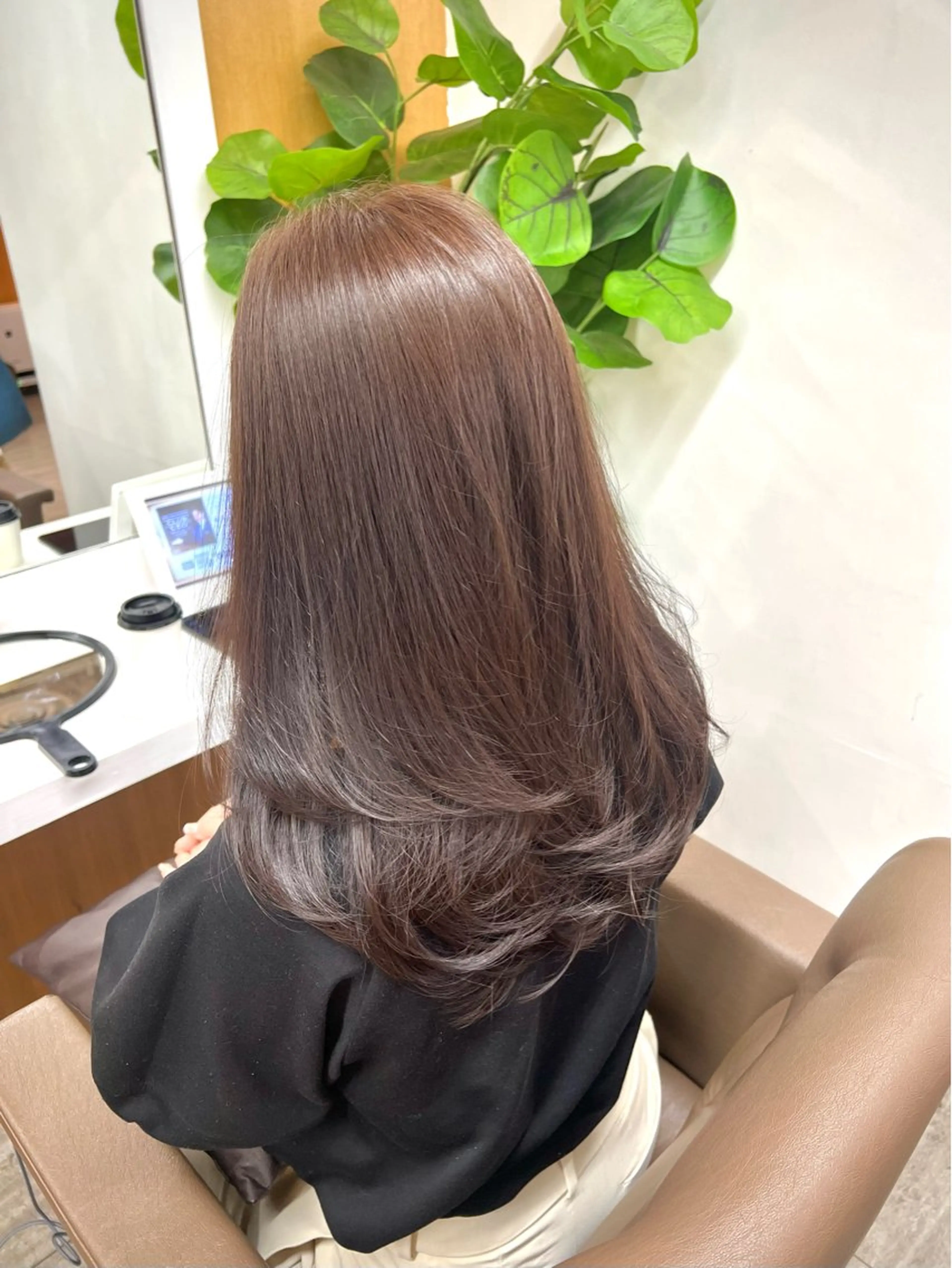 ロング カラー ブリーチ グレージュ ブリーチなしカラー 透明感カラー/ イルミナカラーヒロキのヘアスタイル