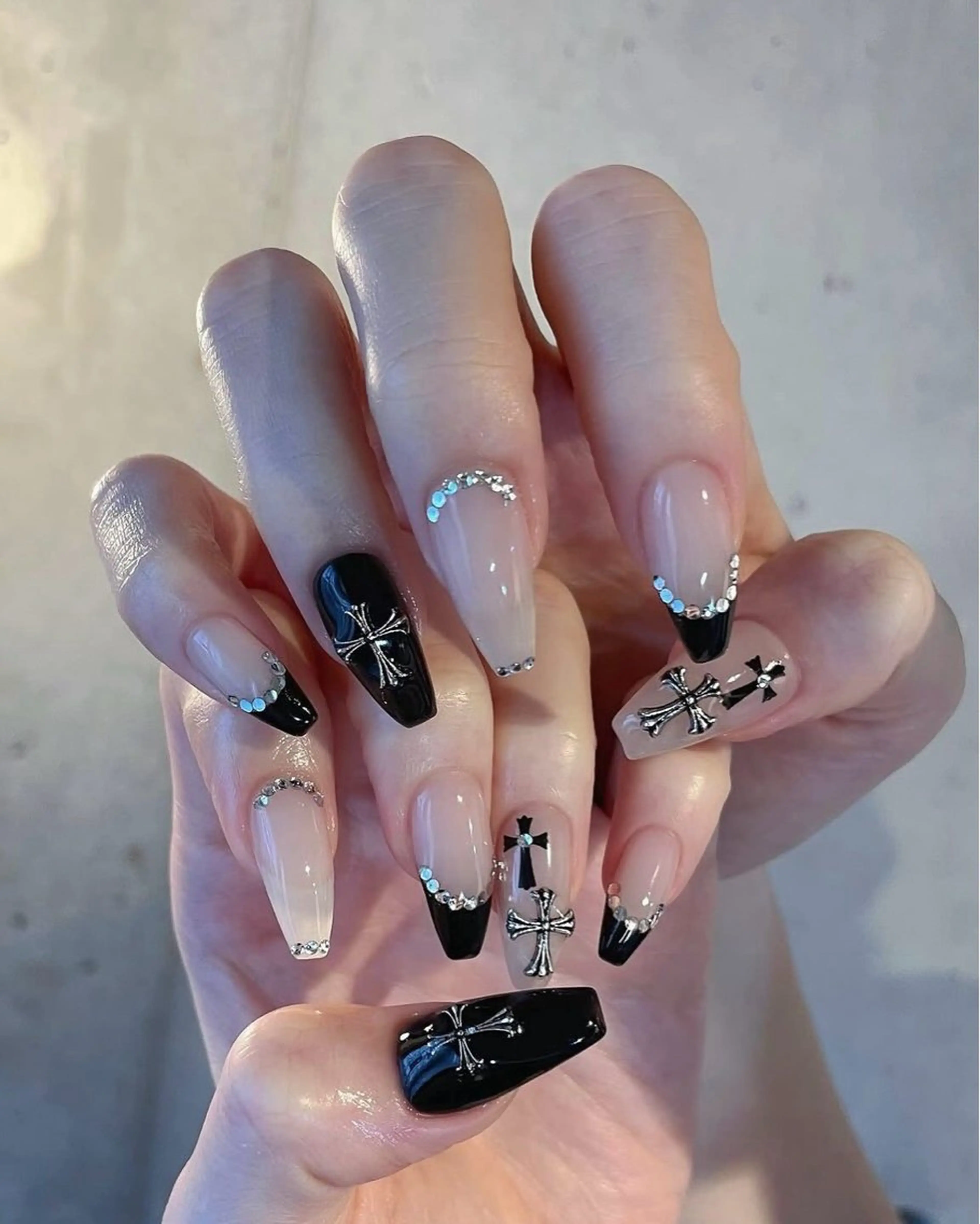 カラー グラデーションカラー ピンクカラー ハンドネイル AIN Nailのネイルデザイン