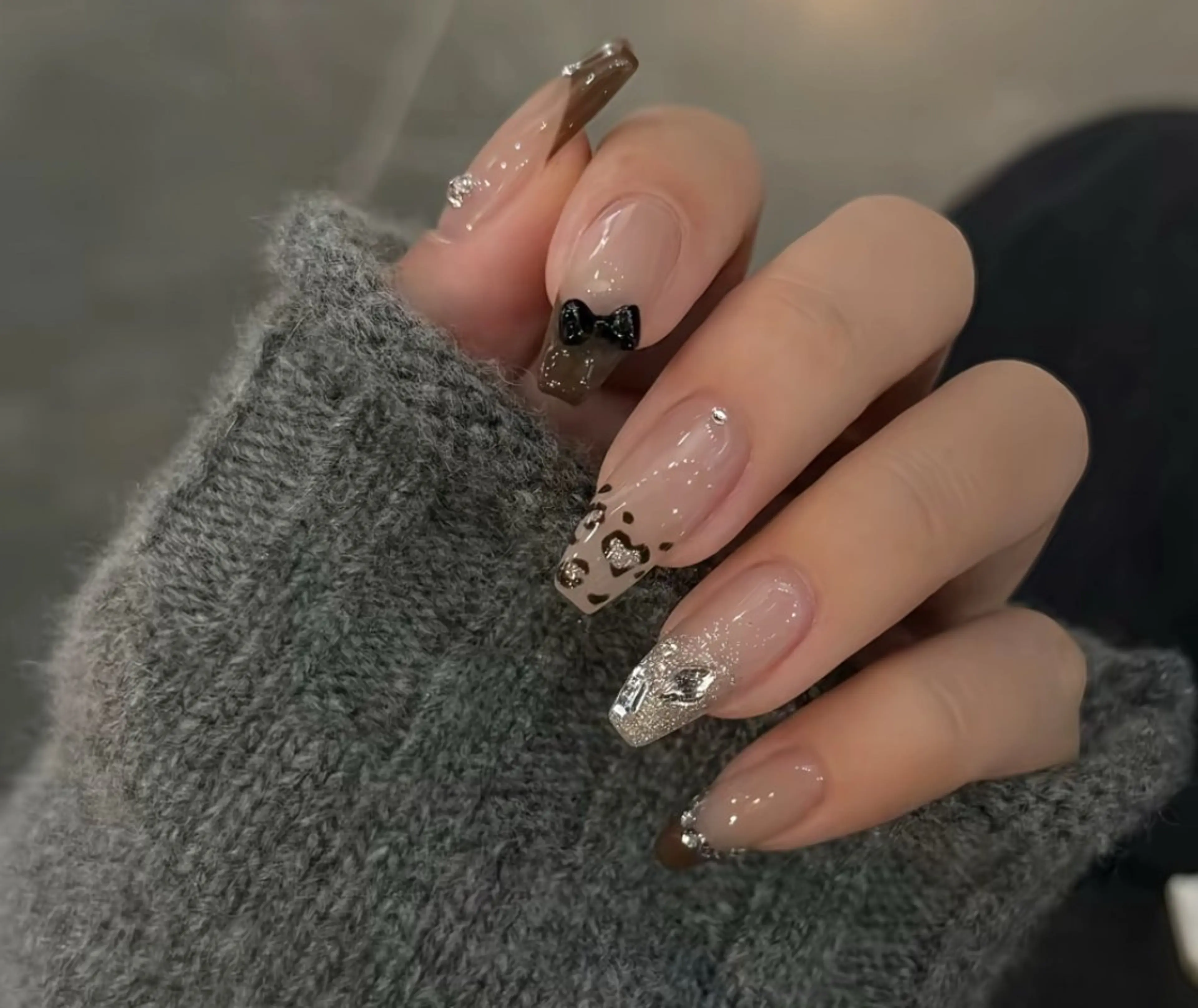 ネイル アートネイル 長さ出し ジェルネイル マグネットネイル ニュアンスネイル Kanao_ CloudyChanのネイルデザイン