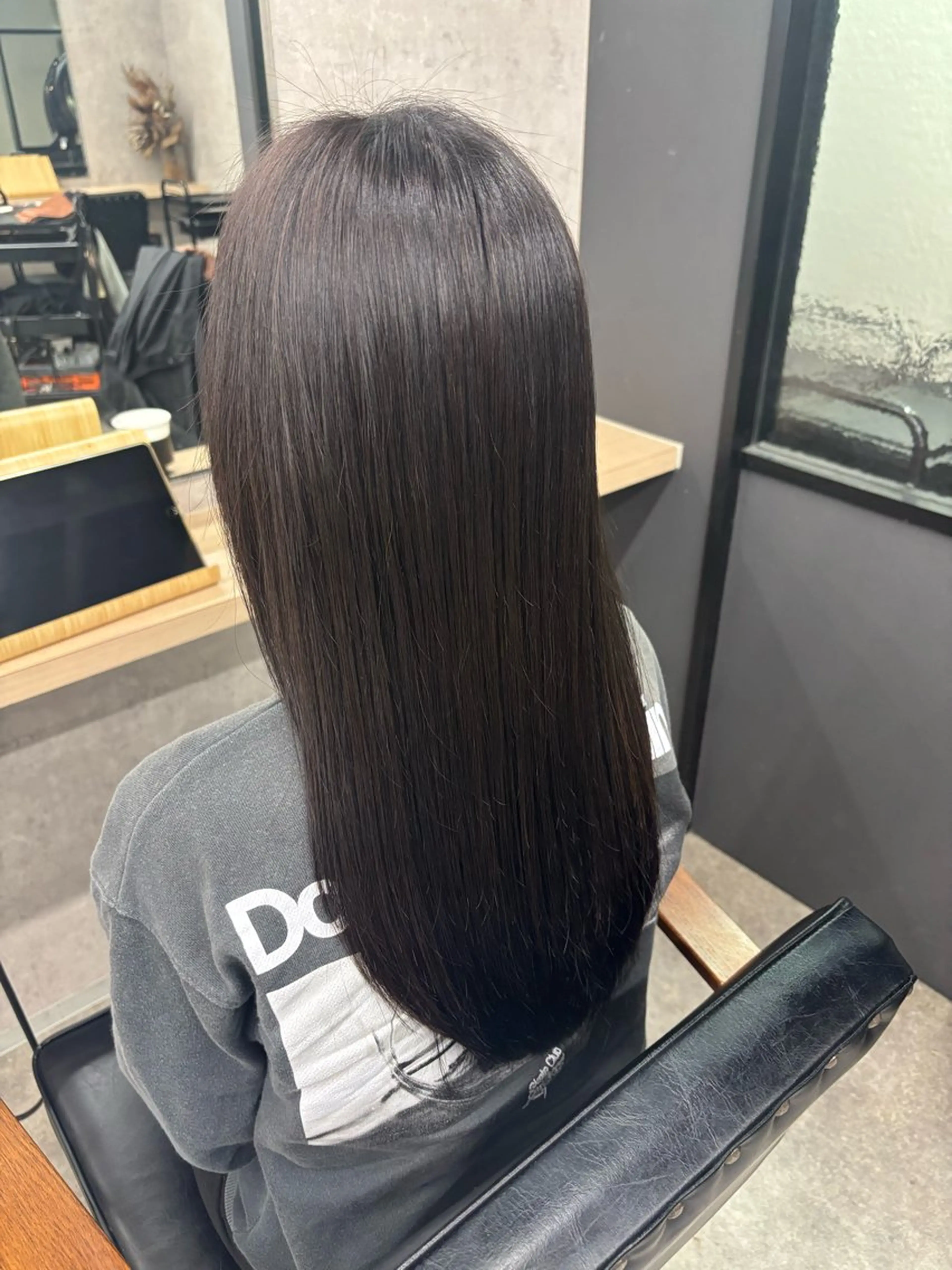 カラー 透明感カラー ダークグレー ダークグレージュ グレージュ 石原 望来のヘアスタイル