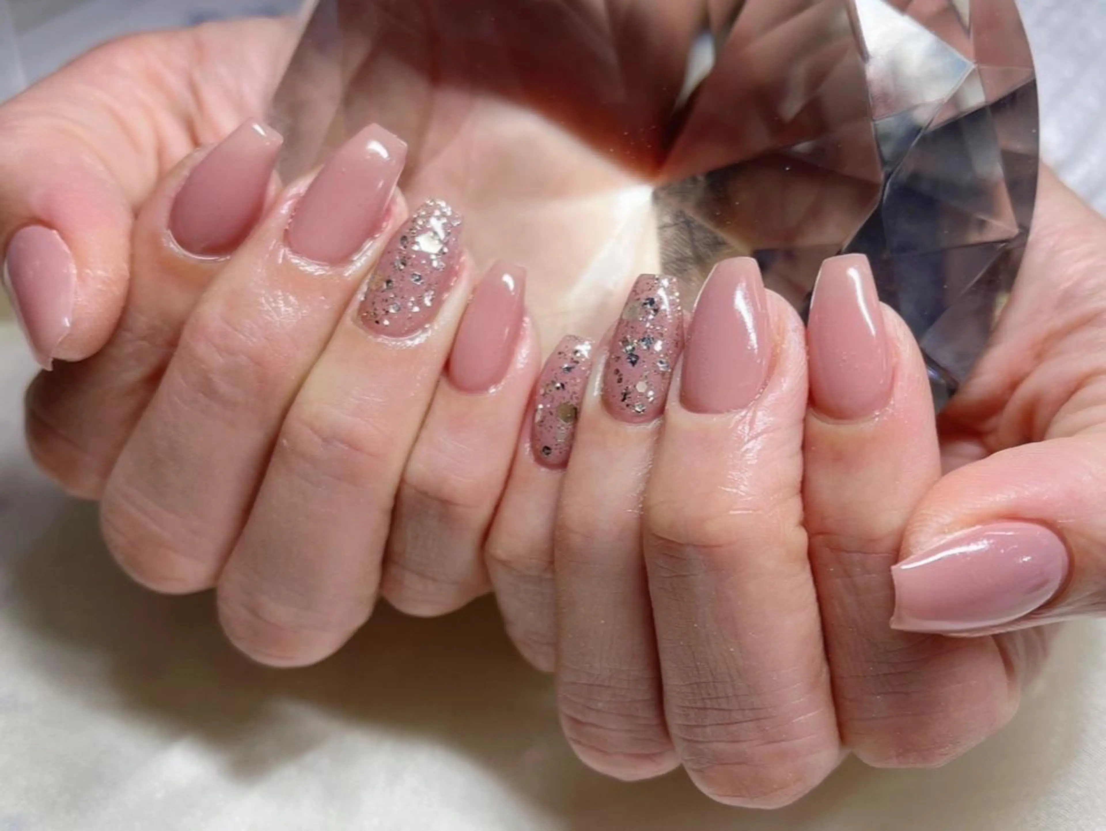 ネイル マツエク・マツパ アイブロウ 眉カラー 韓国風マツエク パリジェンヌラッシュリフト まつげパーマ ワンホンマツエク ハンドネイル Nail&eye Belire 新宿のネイルデザイン