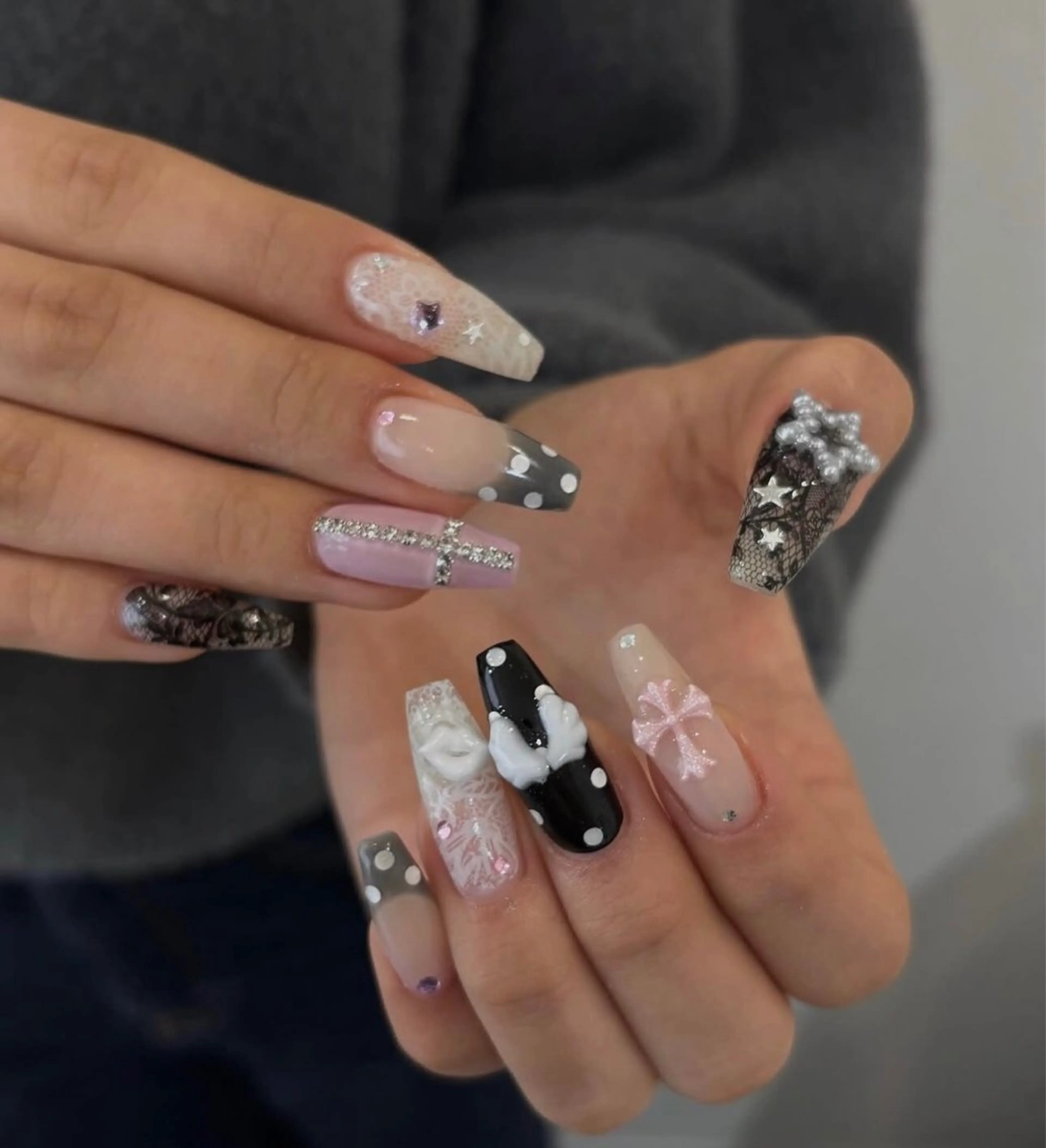 ネイル アートネイル ジェルネイル キラキラネイル 韓国ネイル ニュアンスネイル ハンドネイル Jenn Nail Shinokuboのネイルデザイン