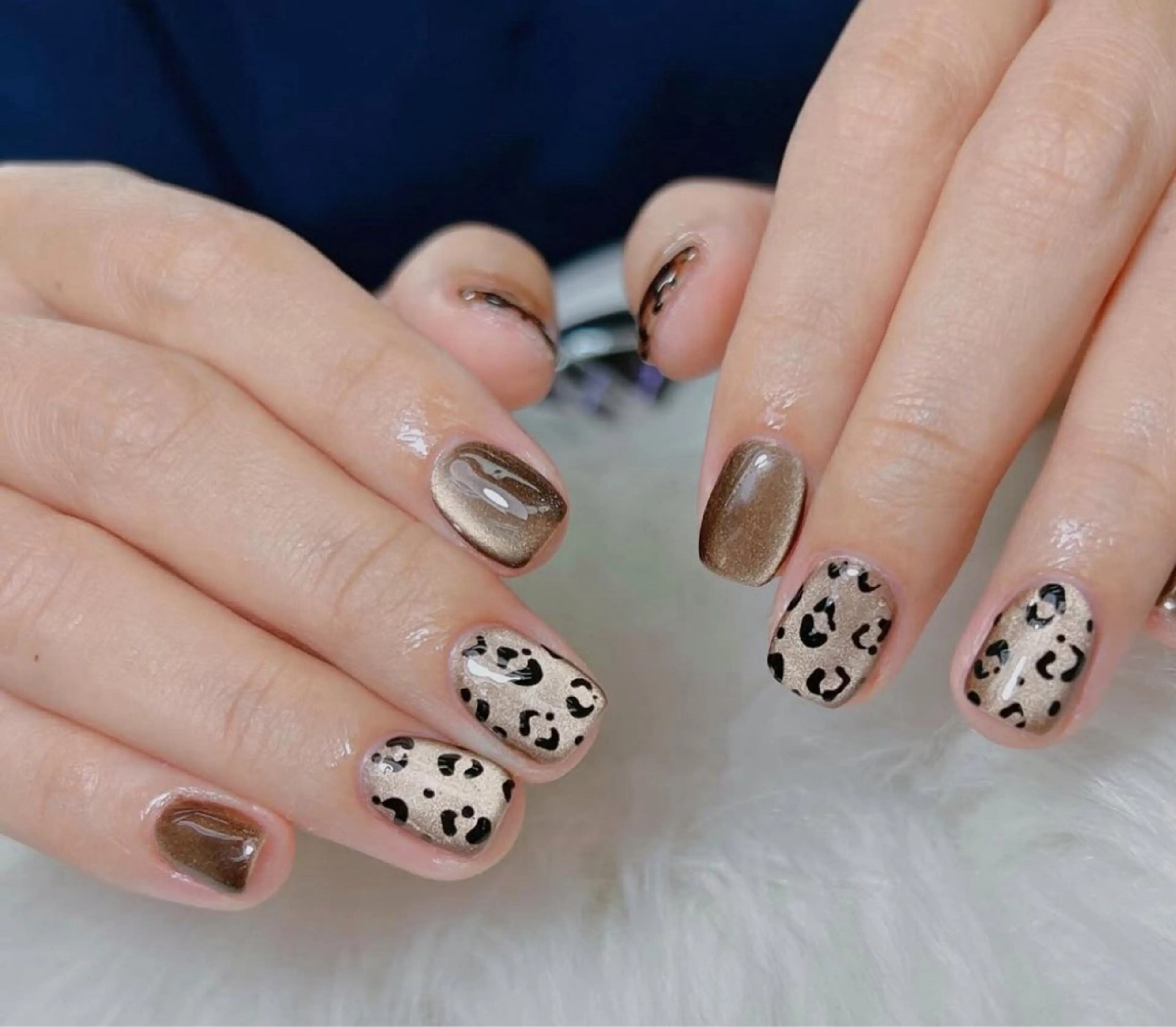 ネイル フレンチネイル キラキラネイル 水色 マグネットネイル ミラーネイル Lina nail所属・Lunaa 池袋のネイルデザイン