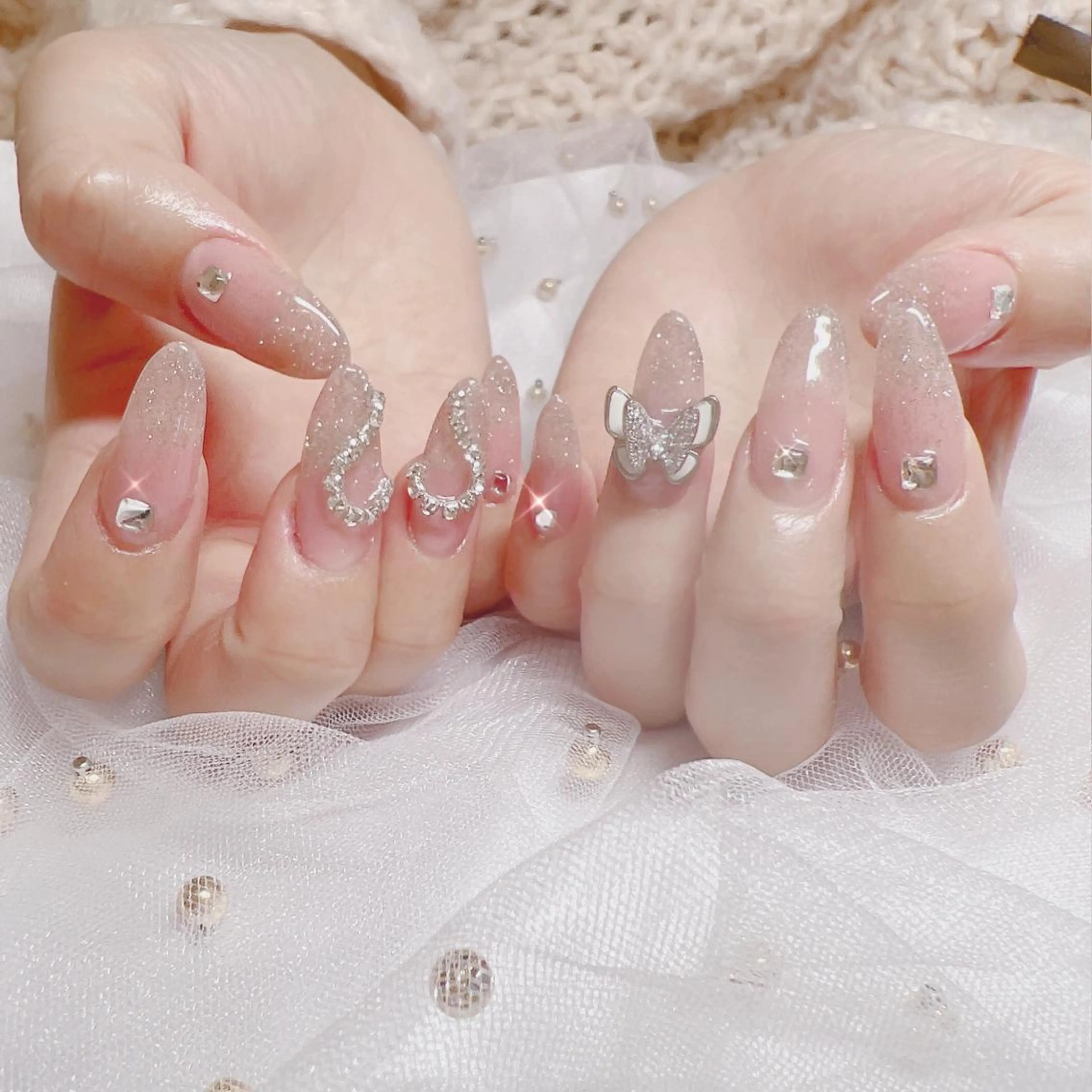 ネイル オーロラネイル フットネイル フレンチネイル ジェルネイル 韓国ネイル ハンドネイル ハンドケア 【ENサロン】 Rei🎀Nailのネイルデザイン
