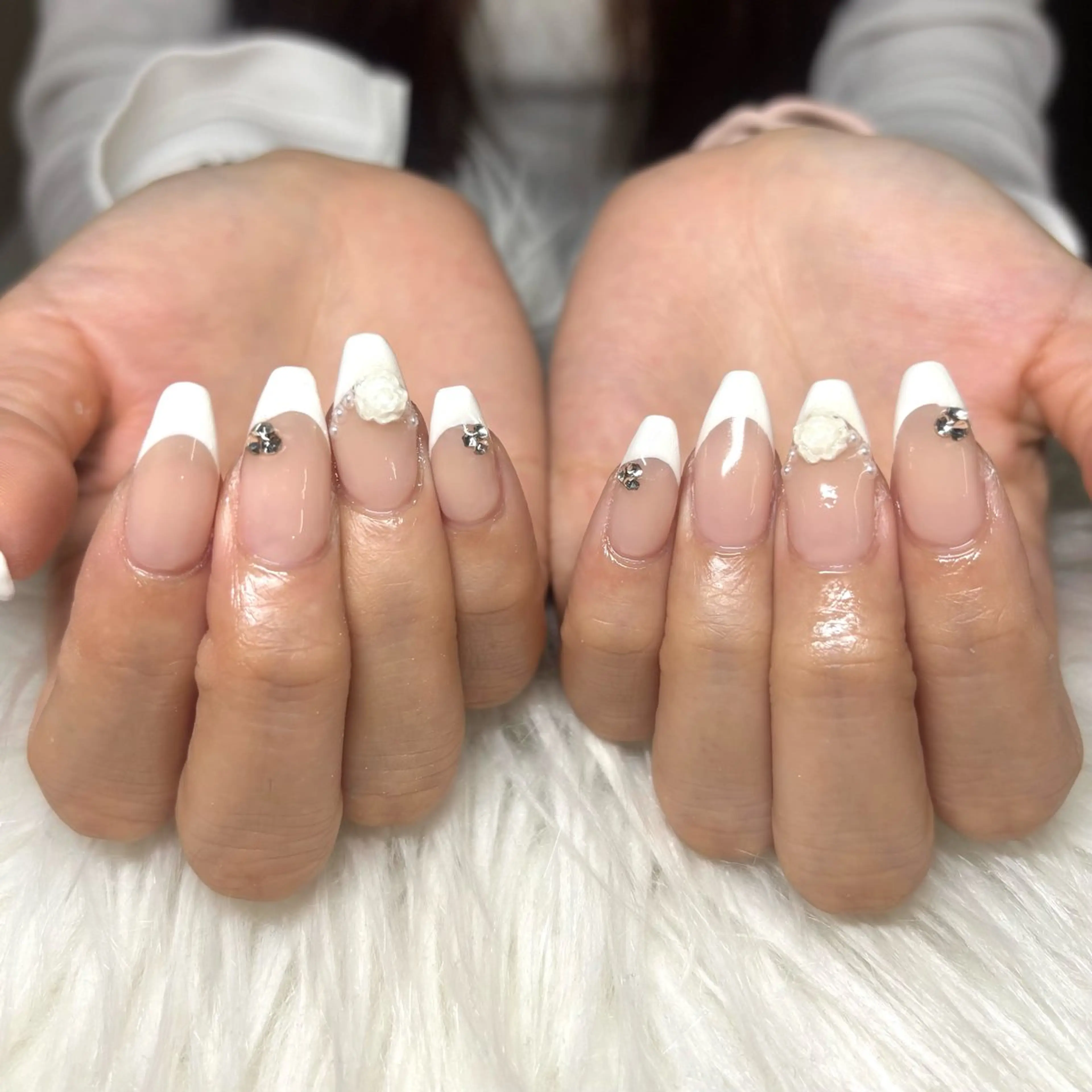ネイル フレンチネイル ハンドネイル y's beauty京橋店のネイルデザイン