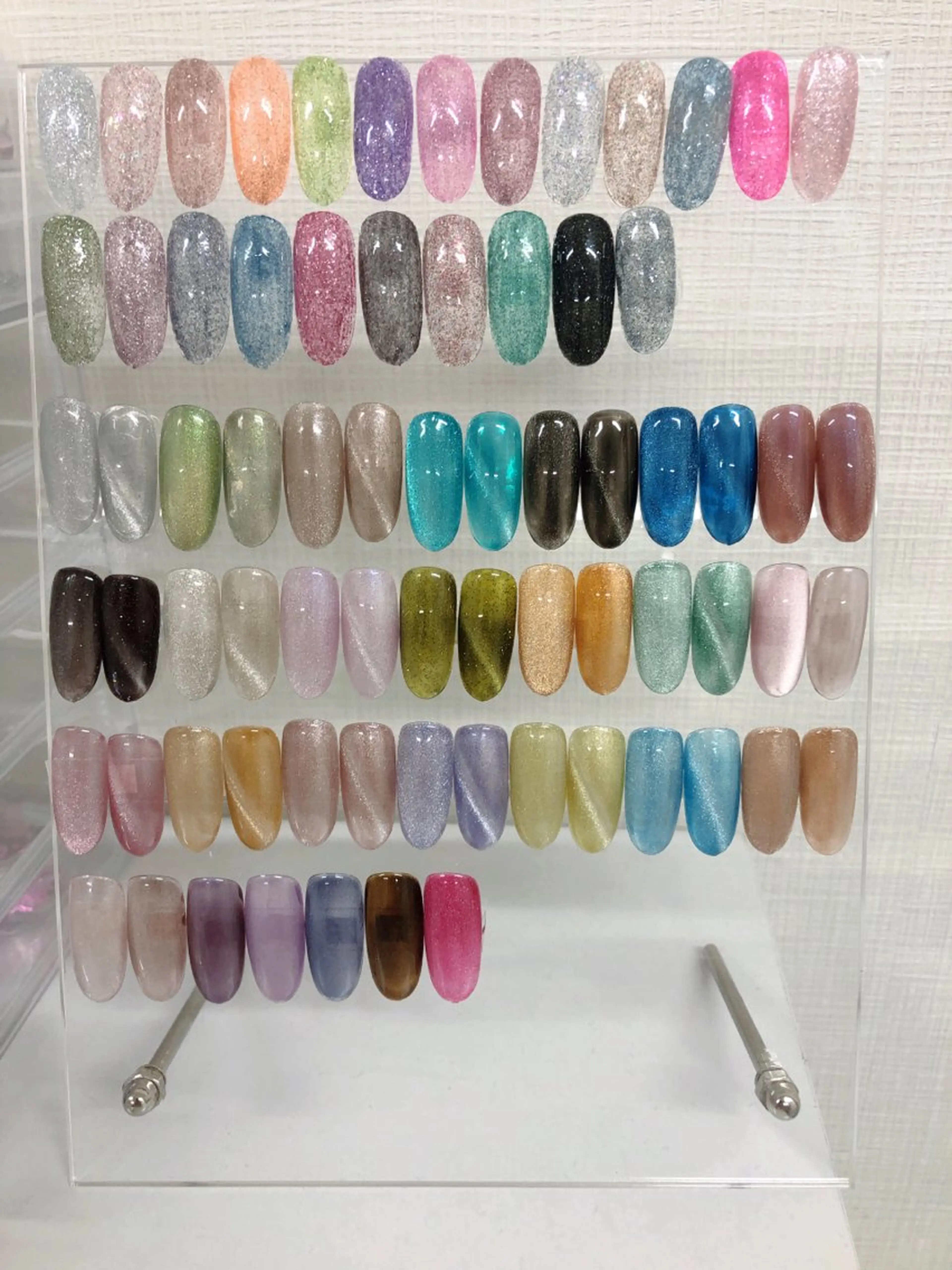 🎆SNS大人気のフラッシュ、マグネットネイル 🎊パーツ2個プレゼント🎁の写真