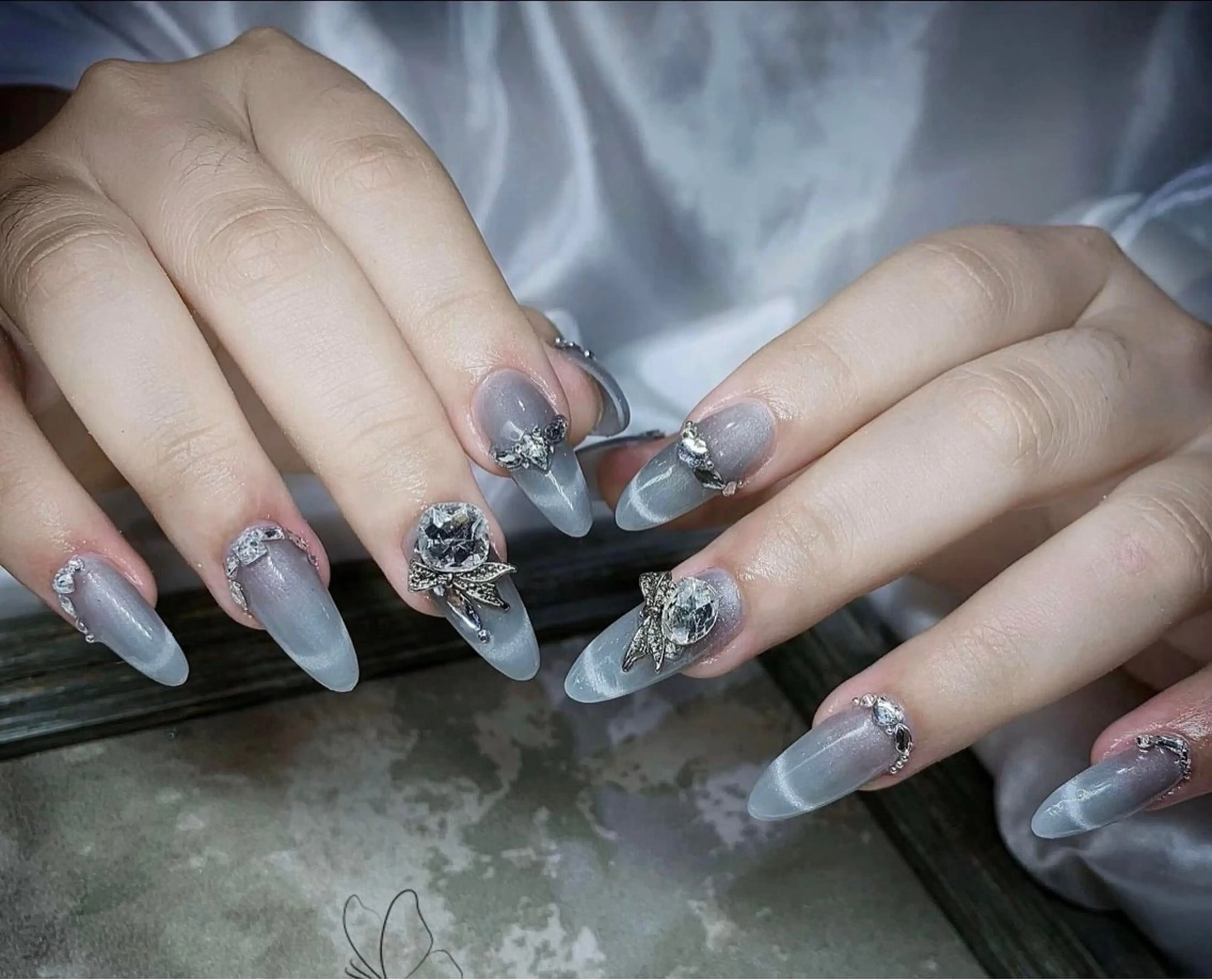 ネイル チークネイル フレンチネイル グラデーション キラキラネイル 韓国ネイル ハンドネイル Minette nailHuongのネイルデザイン