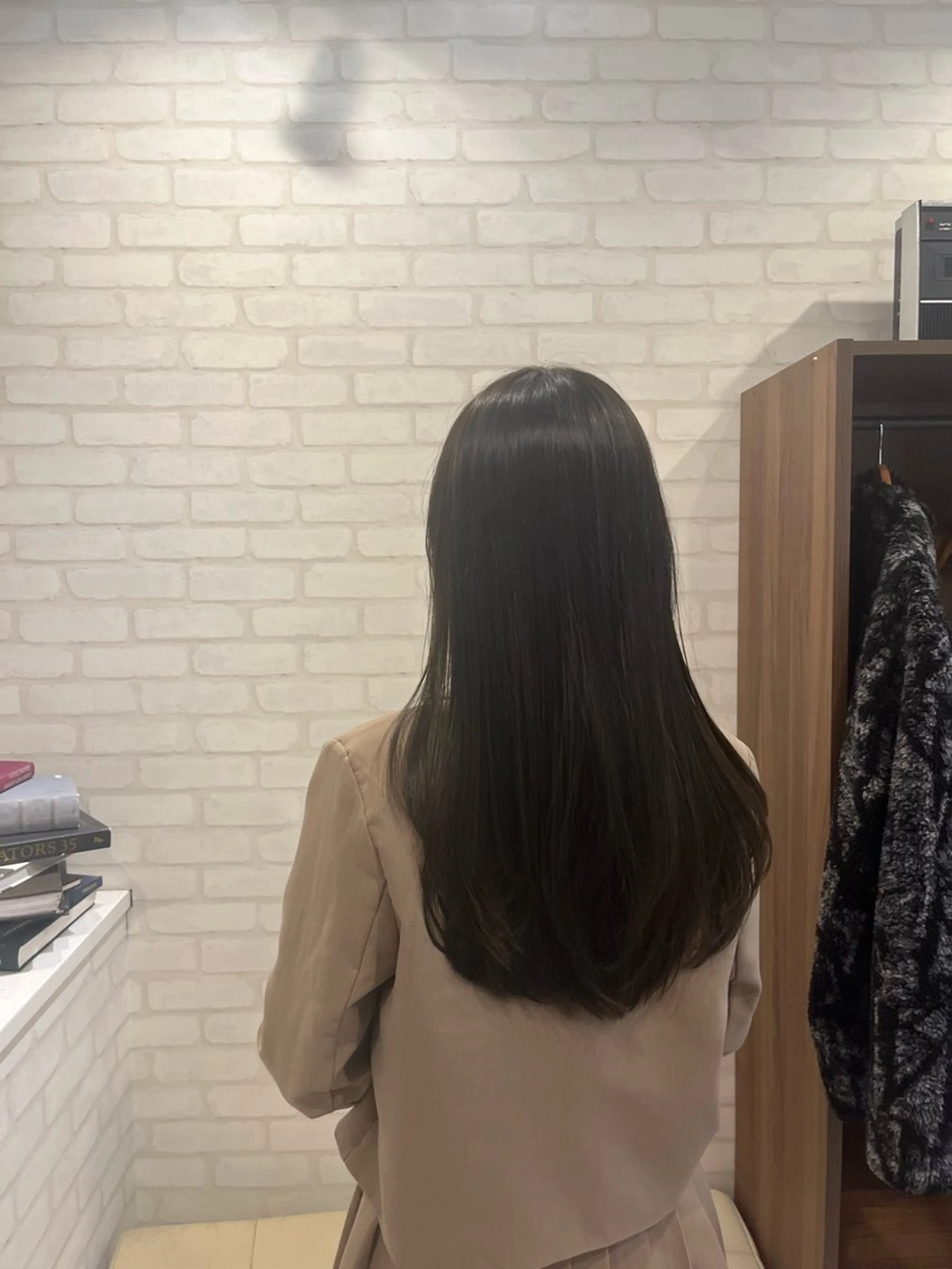 ミディアム カラー 阿部 うららのヘアスタイル