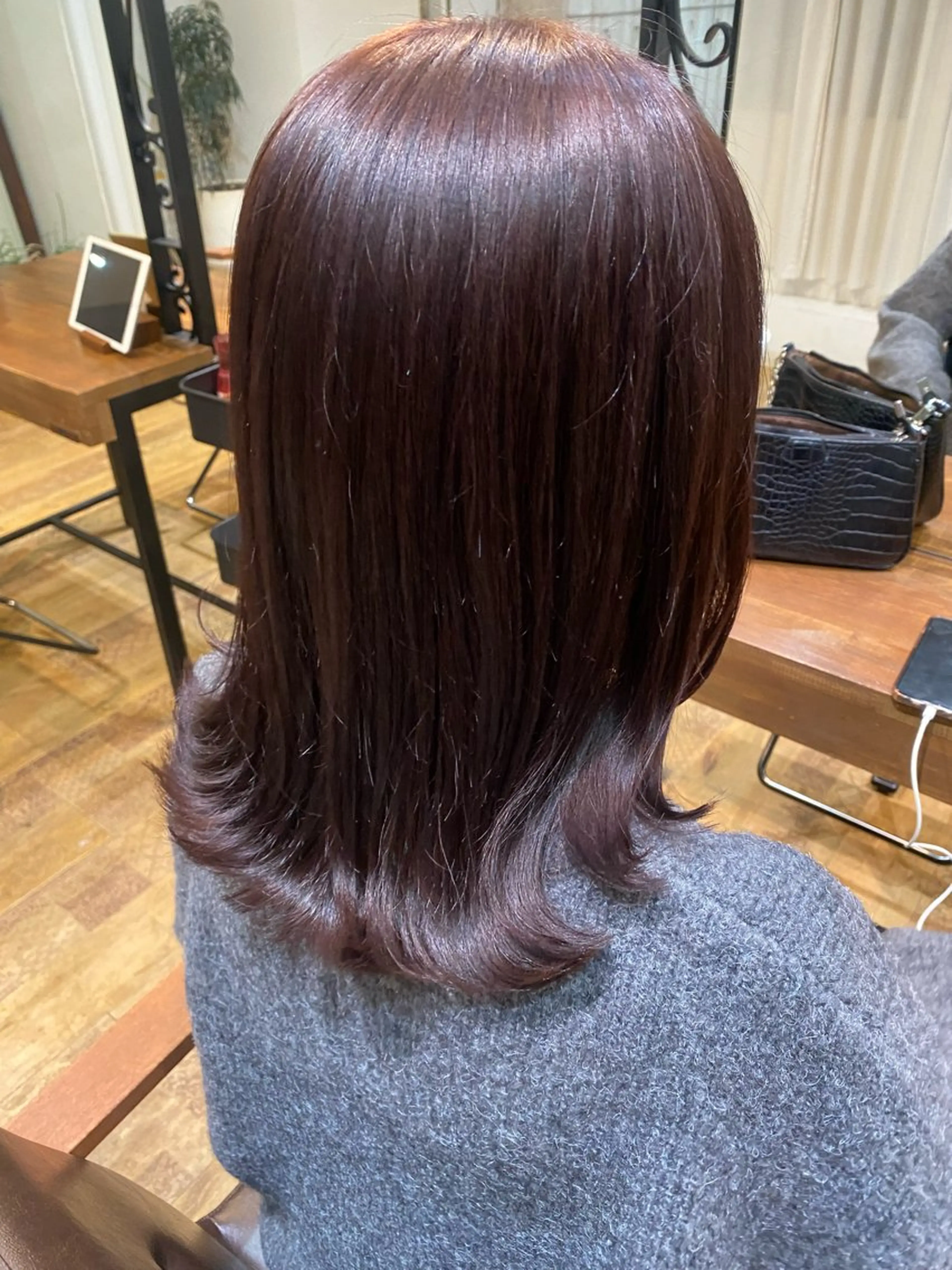 ミディアム カラー ラベンダーカラー 宇佐美 朋香のマツエク・マツパデザイン