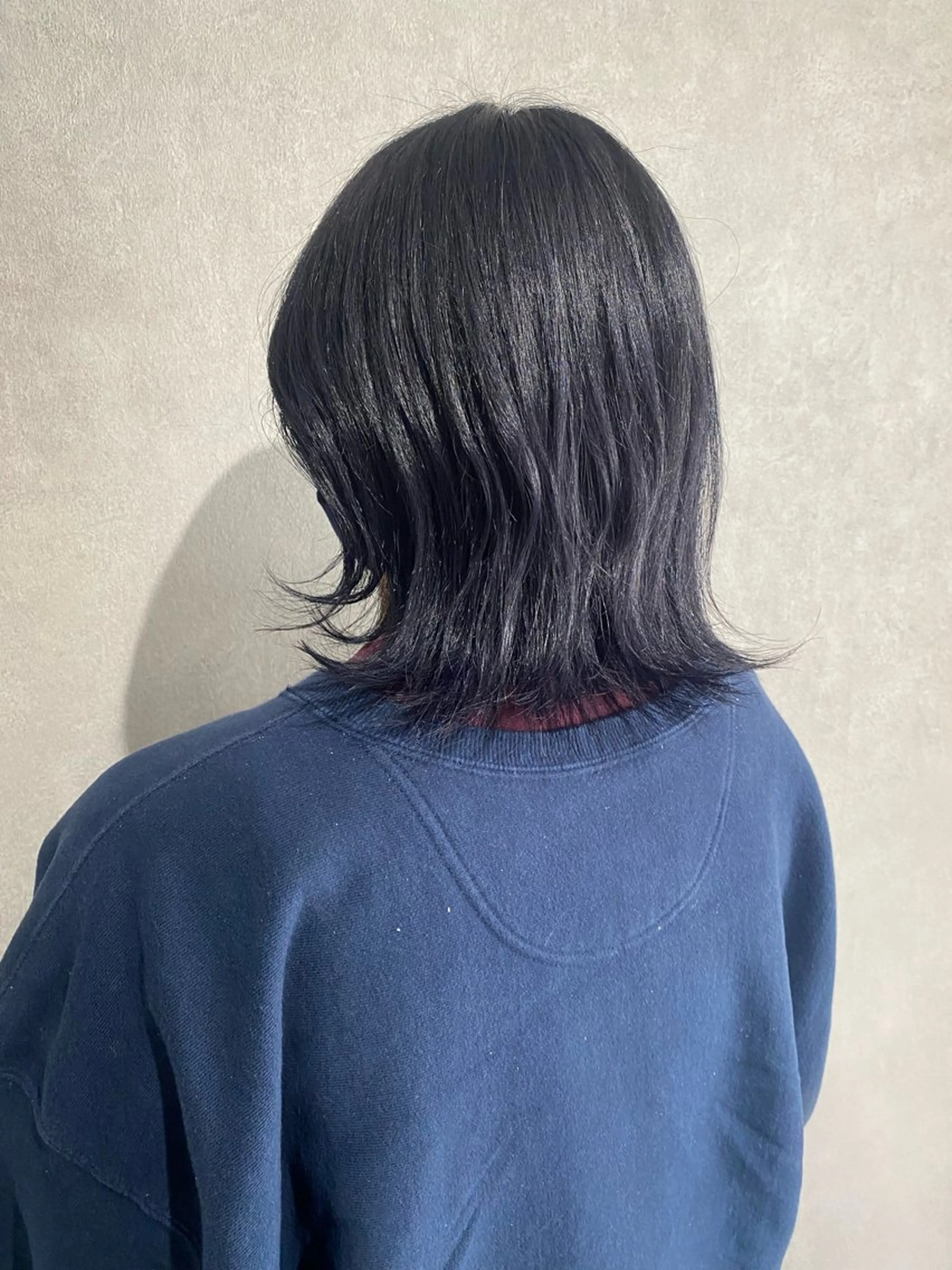 カラー 黒髪 ブルーカラー ブルーブラック ネイビーカラー ヘアカラー Bish Yanaのヘアスタイル