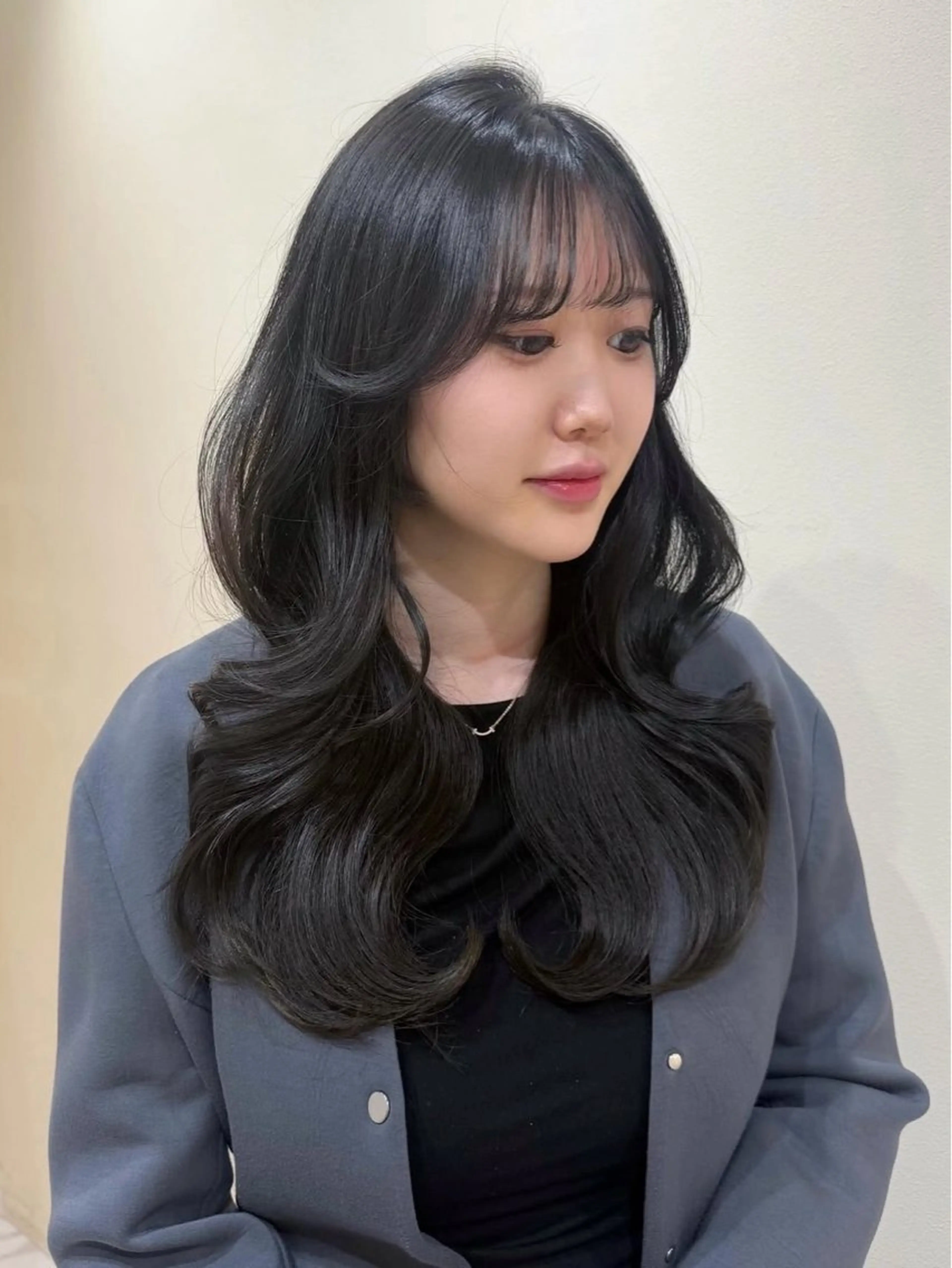 セミロング カラー 透明感カラー くびれヘア 韓国風ヘア レイヤーカット 小顔カット カット 盛れヘア🪽 /miyu🎀のヘアスタイル