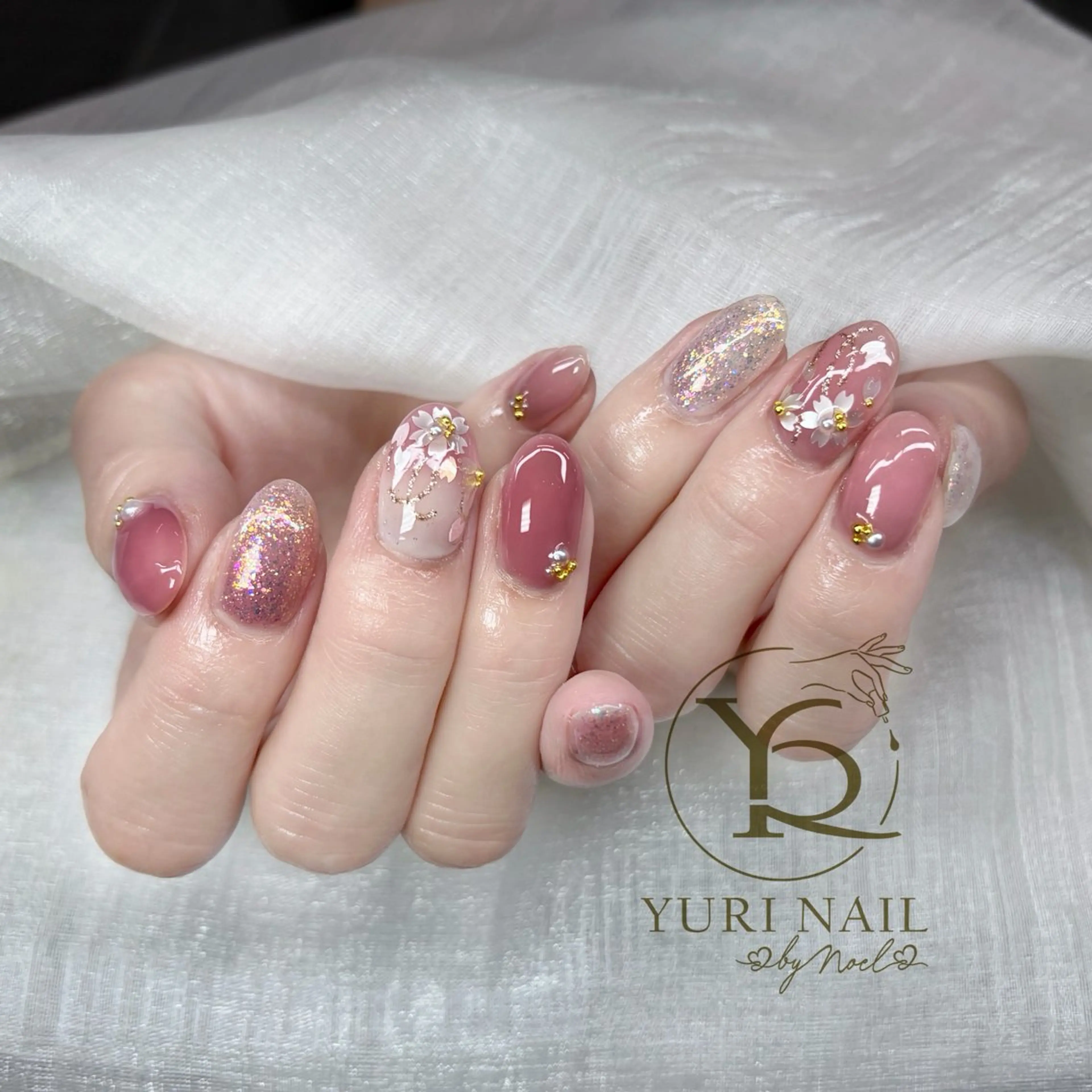 ネイル ハンドネイル フットネイル ハンドケア YURI Nail NARITAのネイルデザイン