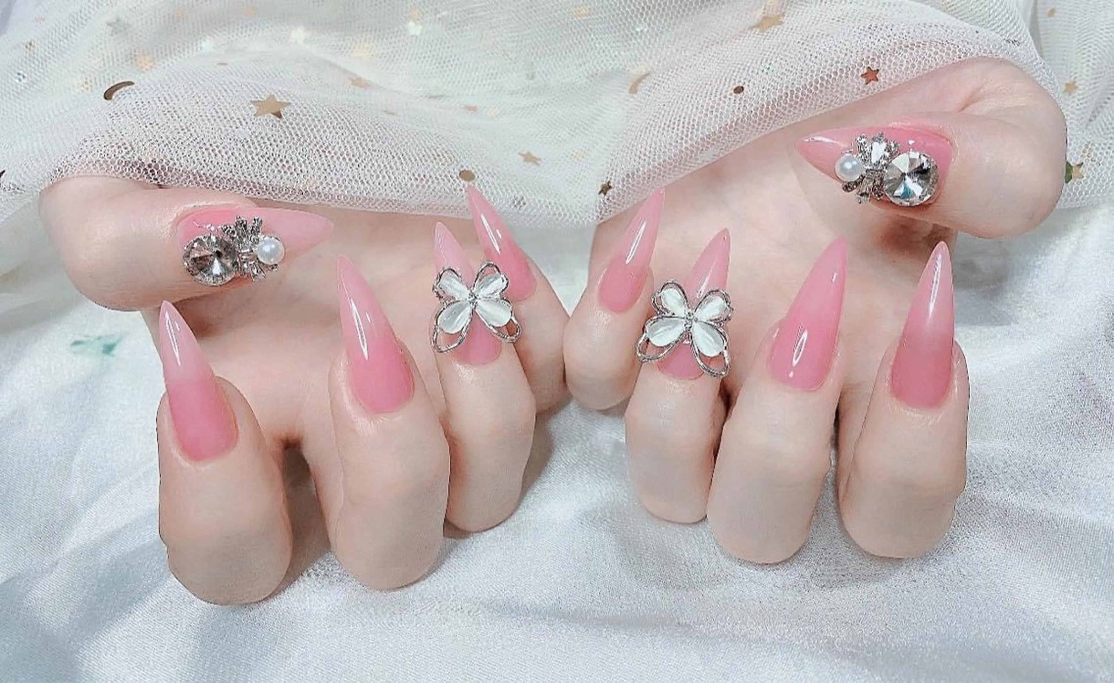 ネイル MOON nailsのネイルデザイン