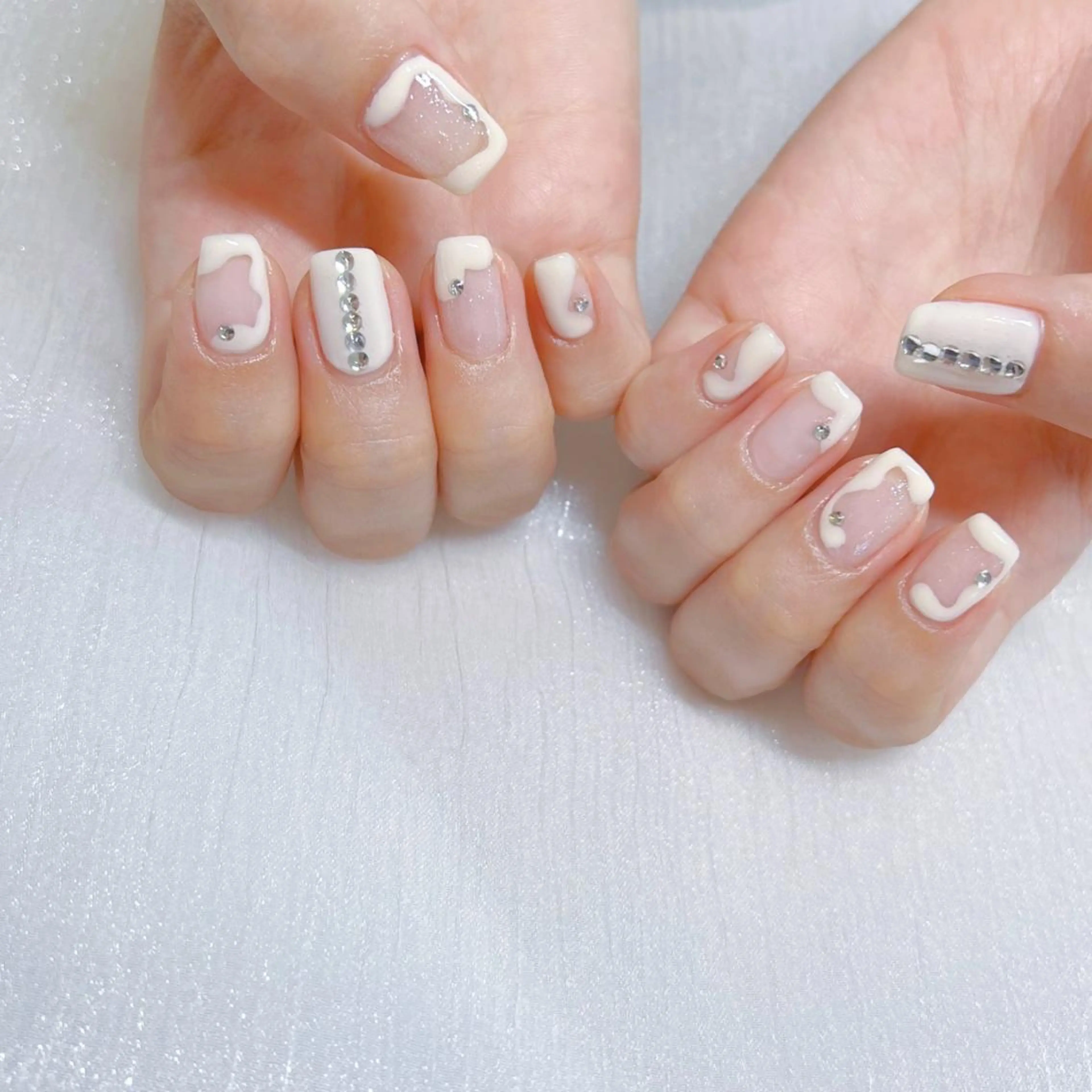 ネイル オーロラネイル フットネイル フレンチネイル ジェルネイル 韓国ネイル ハンドネイル ハンドケア 【ENサロン】 Rei🎀Nailのネイルデザイン