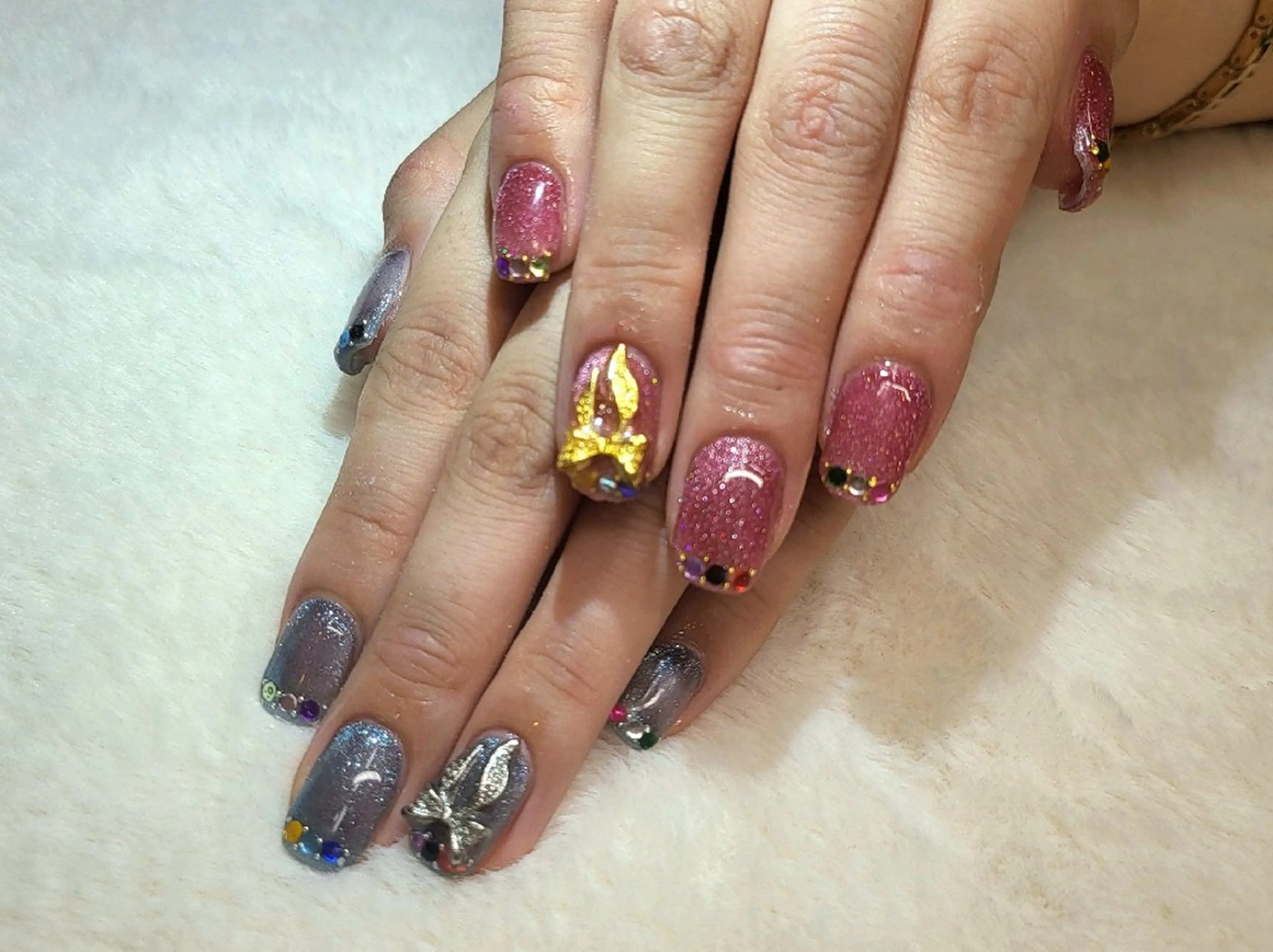 ネイル フレンチネイル キラキラネイル マグネットネイル ストーンネイル ハンドネイル ハンドケア 心斎橋Salon Epokkuのネイルデザイン