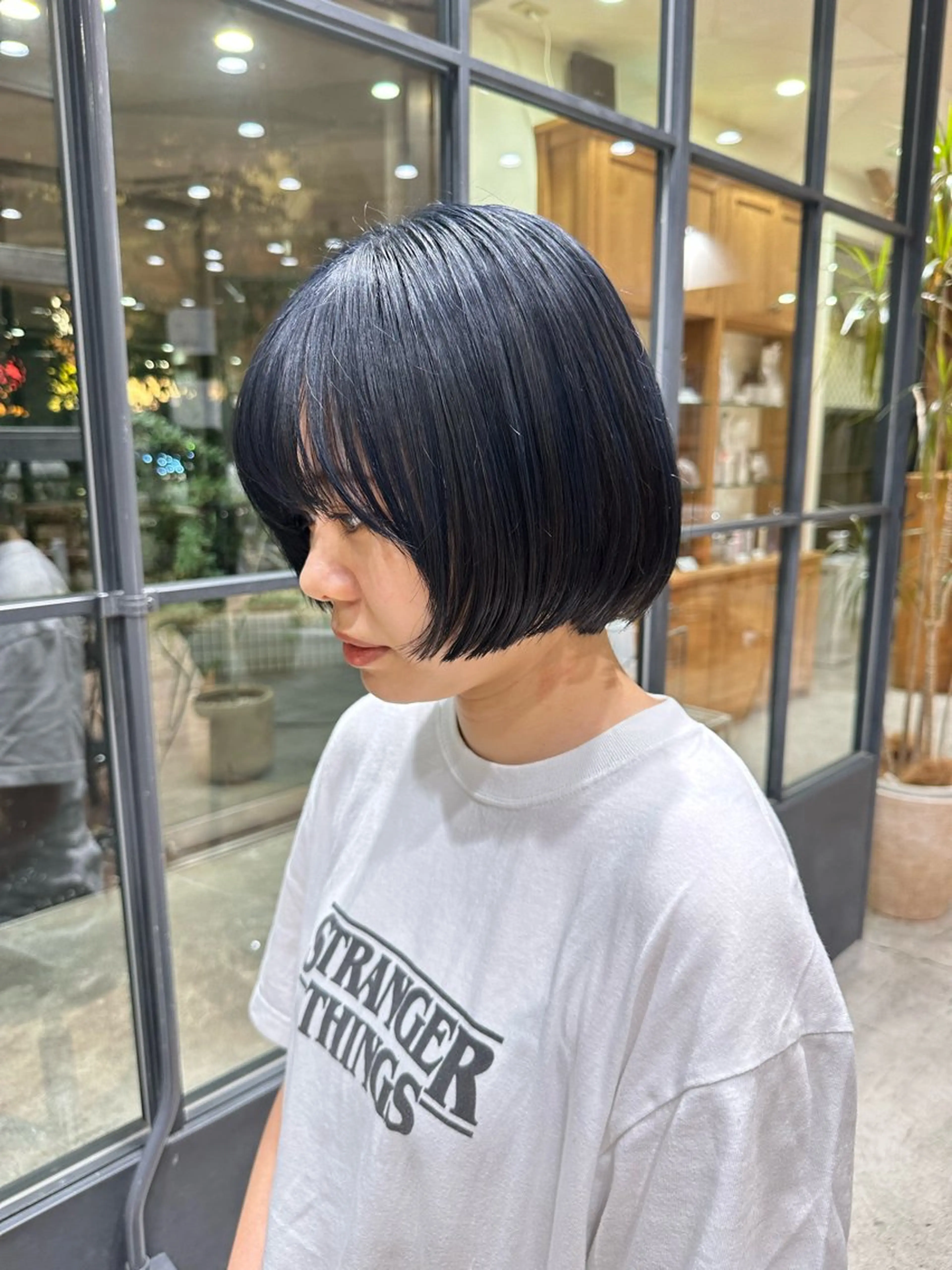 ミディアム カット 平野恵/透明感カラー ブリーチ/ボブのヘアスタイル