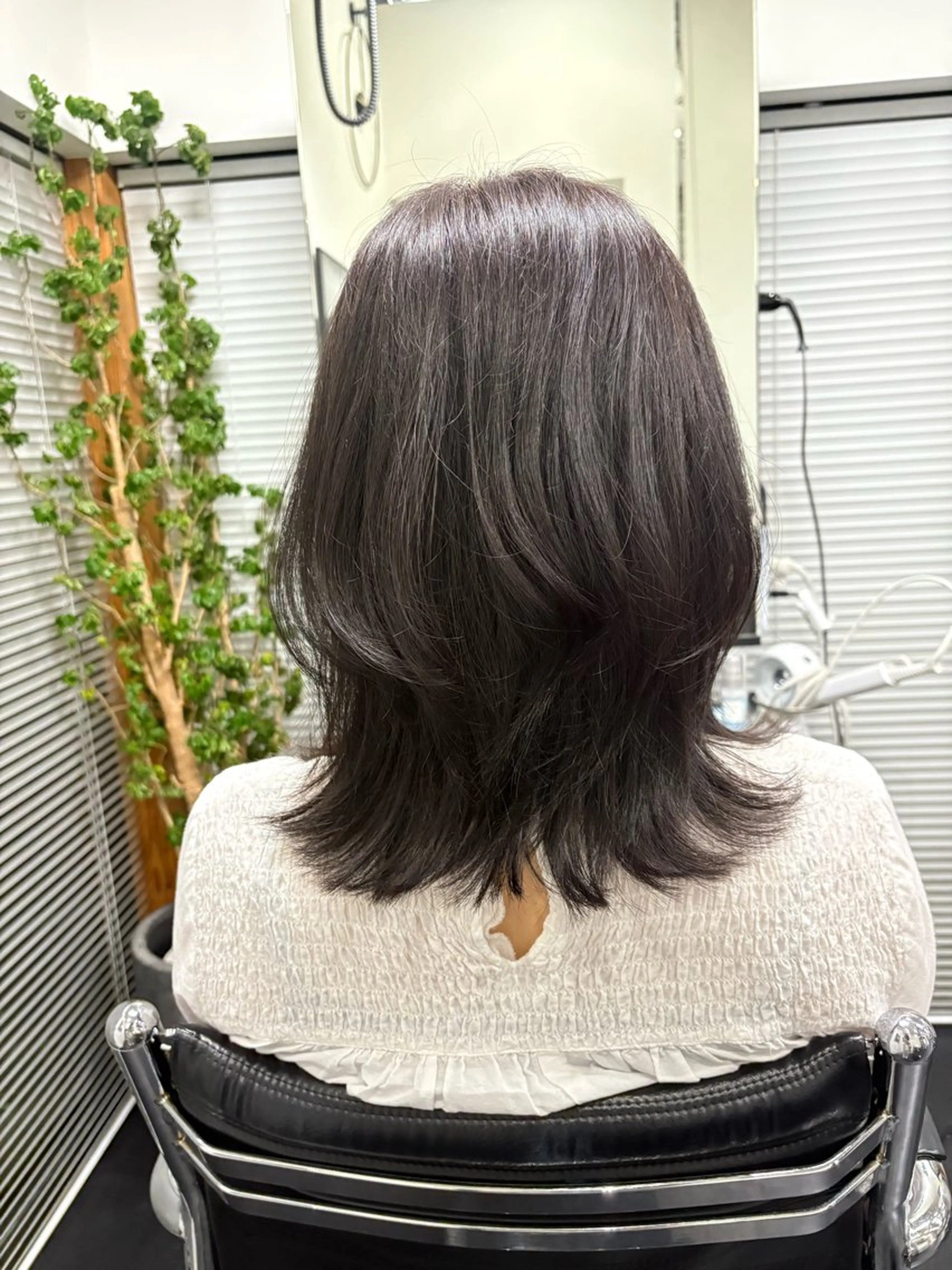 ミディアム レイヤーカット 宇野 鈴花のヘアスタイル