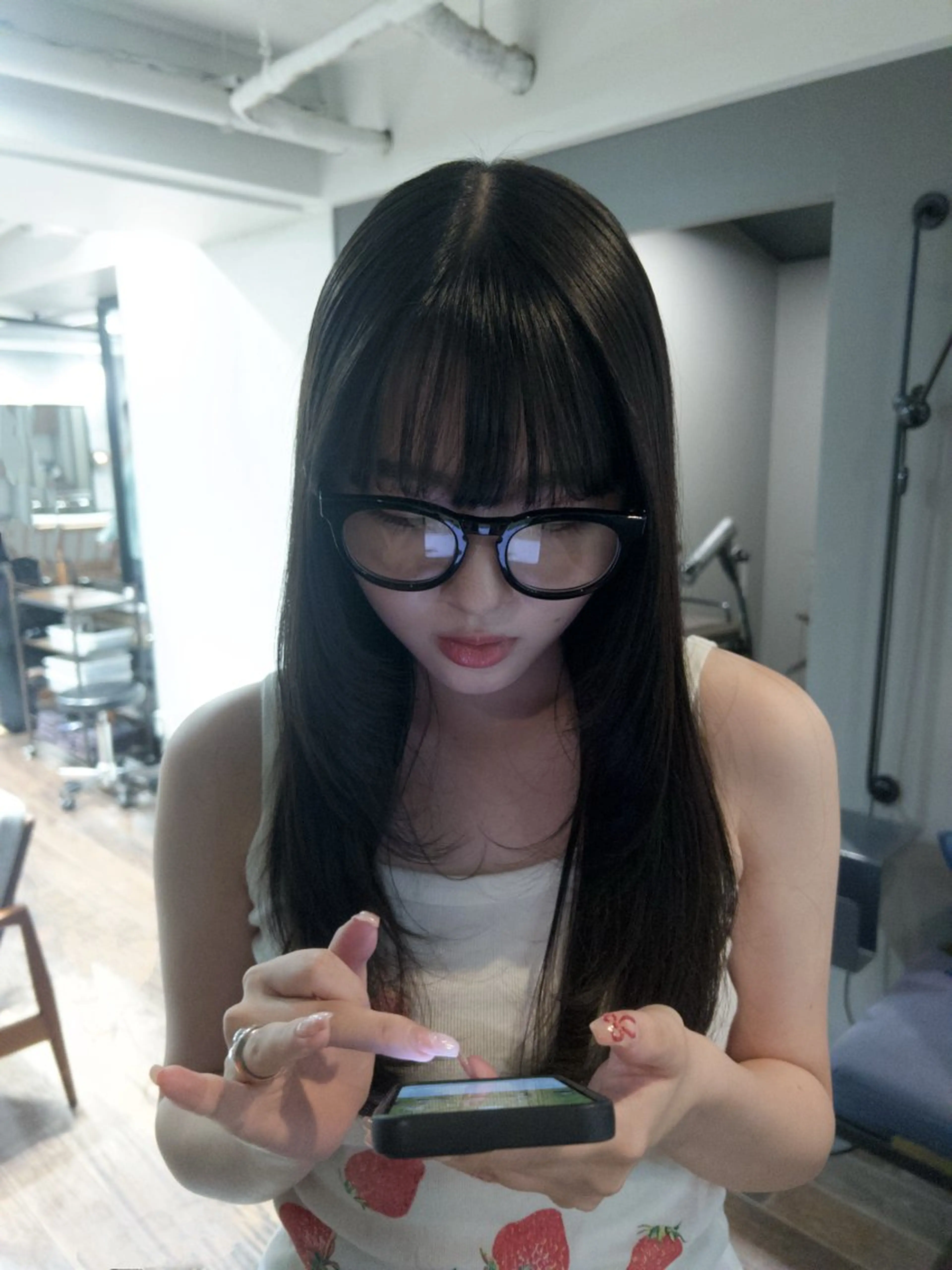 ロング 顔周りカット レイヤーカット ロング カット ヘアカラー 柚音 nero hairのヘアスタイル