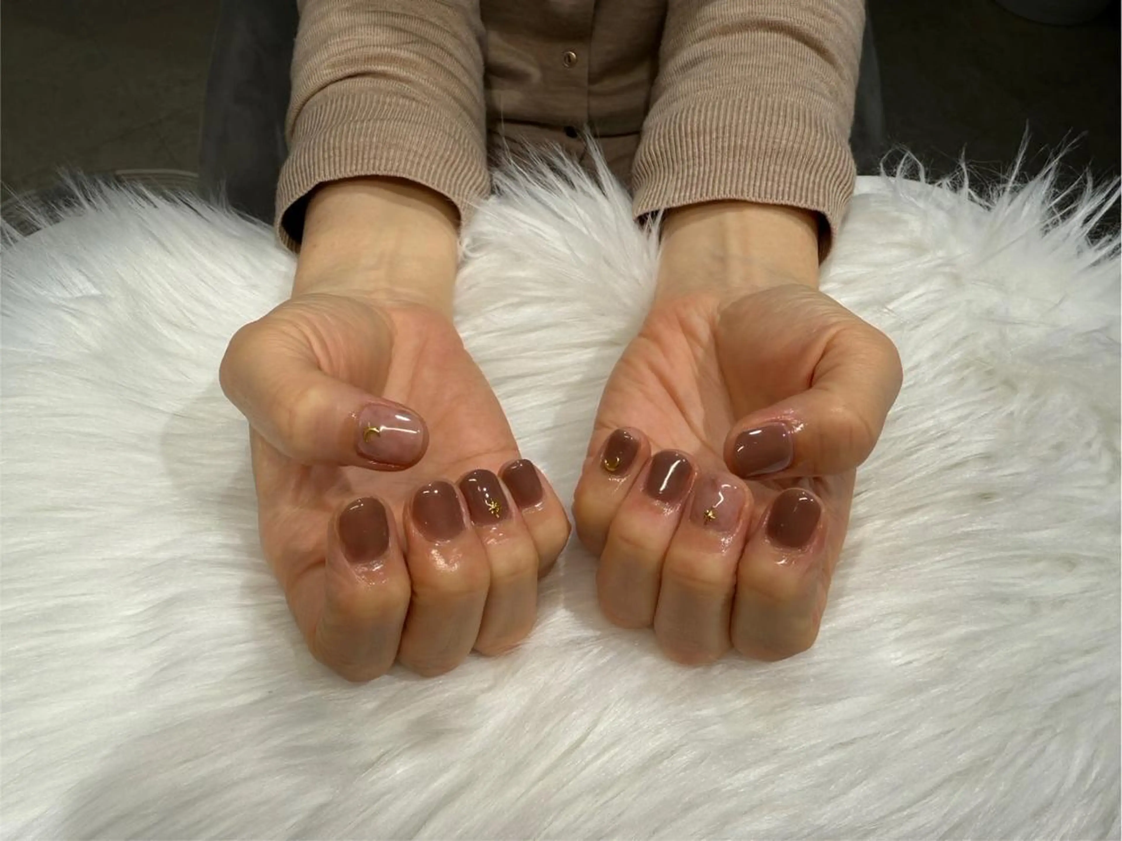 ネイル ブラウン ピンク ハンドネイル Nail Salon Lindaのネイルデザイン