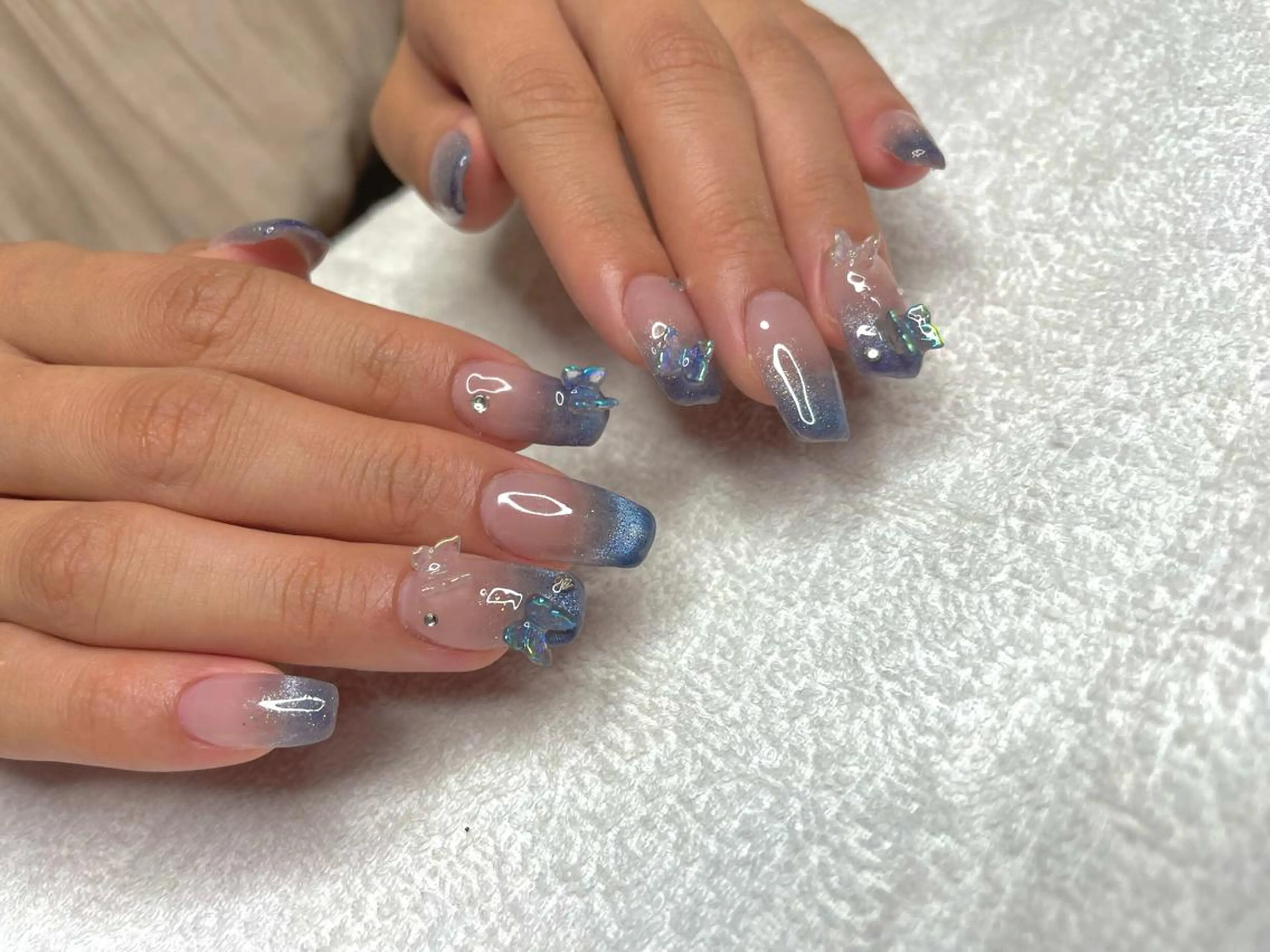 ネイル グラデーション キラキラネイル 韓国ネイル マグネットネイル ニュアンスネイル フットネイル Ri-e's nailのネイルデザイン