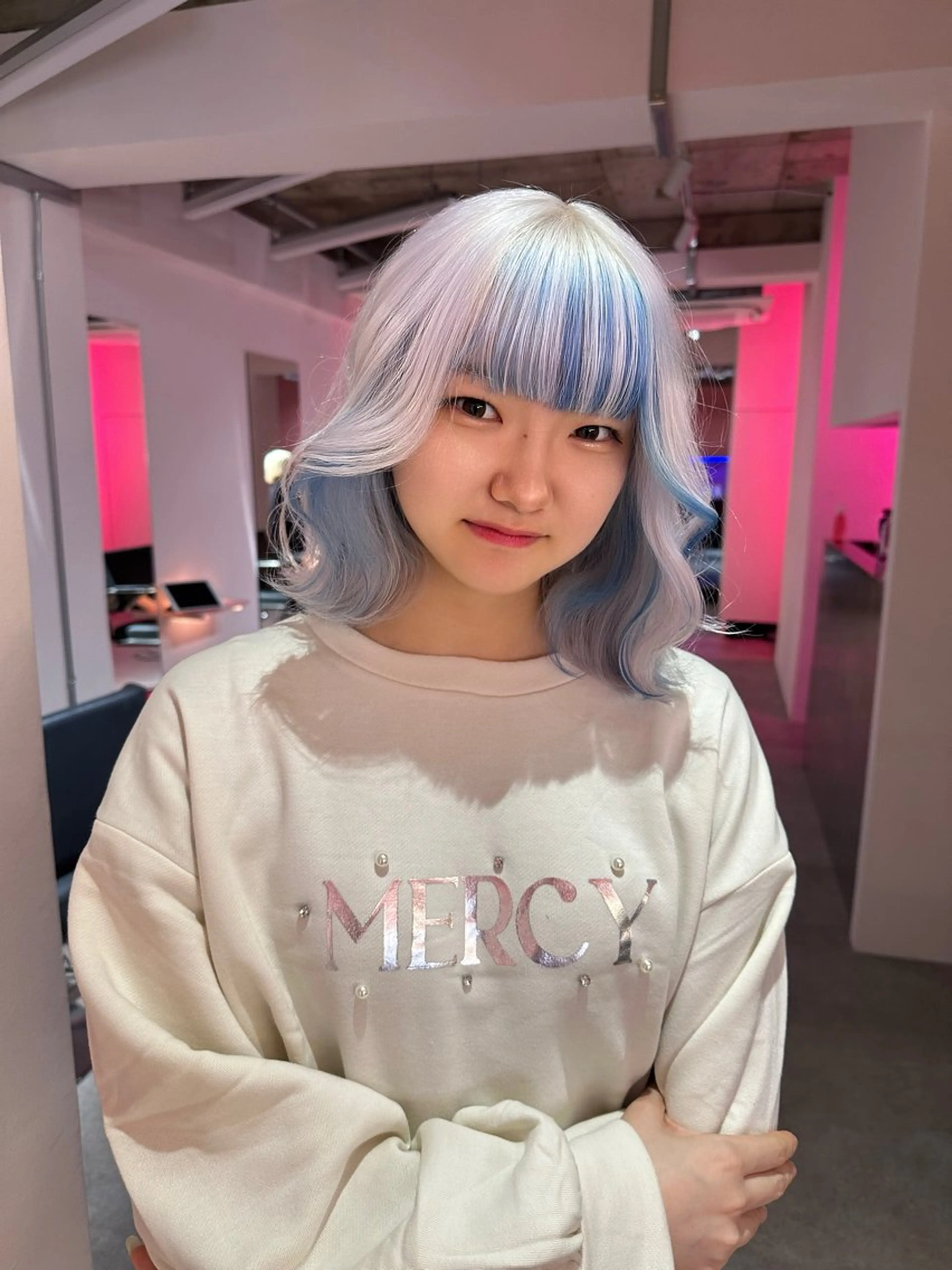 カラー デザインカラー シルバー ホワイトシルバー ブリーチカラー /MAHIROのヘアスタイル