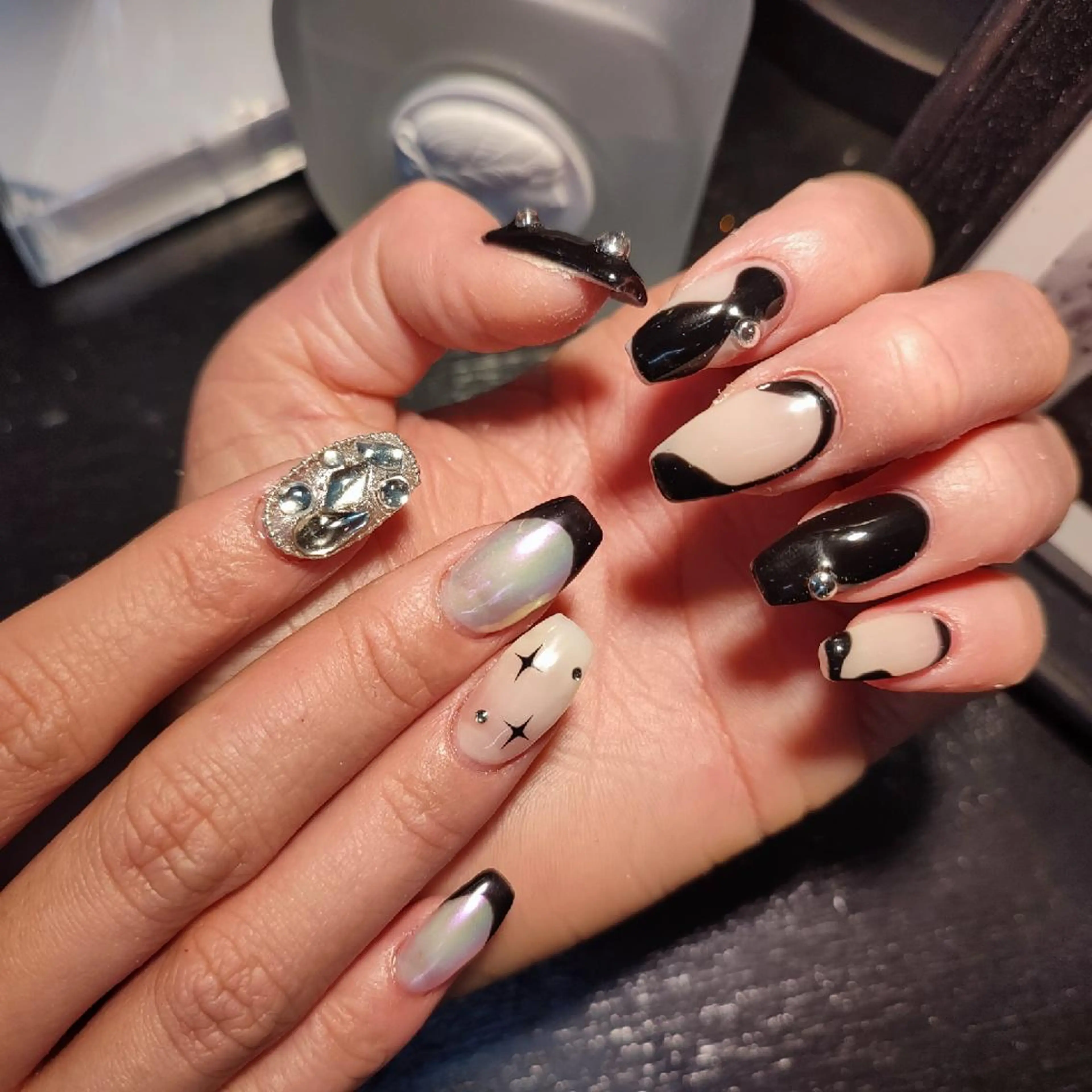 ネイル ハンドネイル RUNWAY 　　の眉毛・アイブロウイメージ