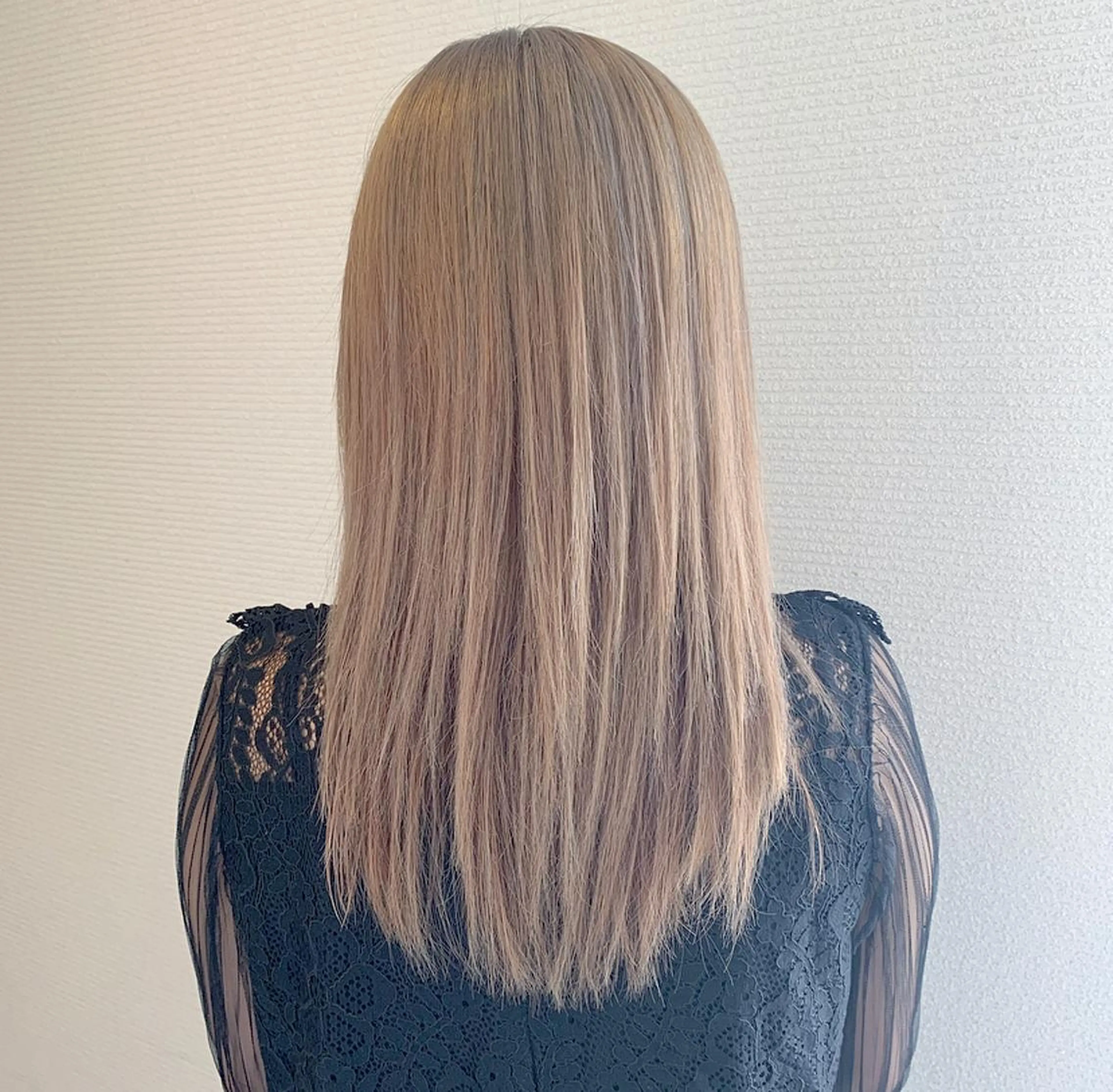 セミロング ヘアカラー 韓国ヘア🇰🇷 YURIYAのヘアスタイル