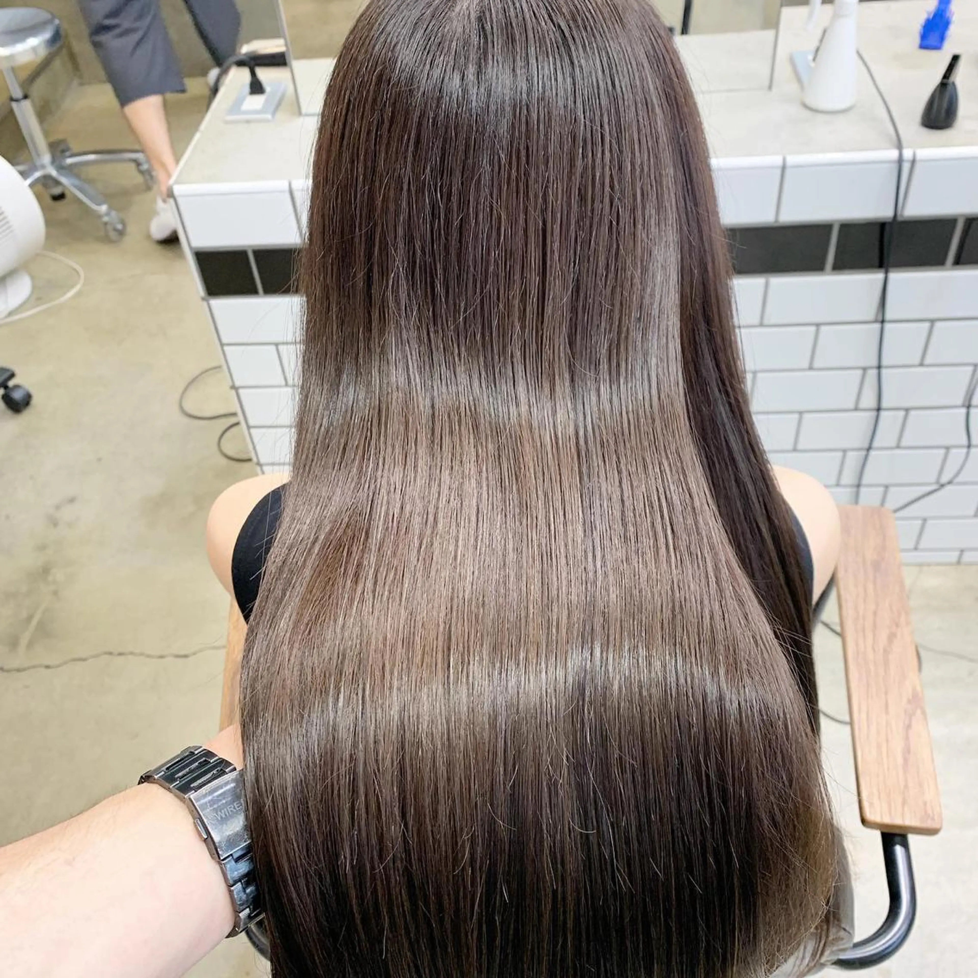 セミロング カラー トップ スタイリストのヘアスタイル