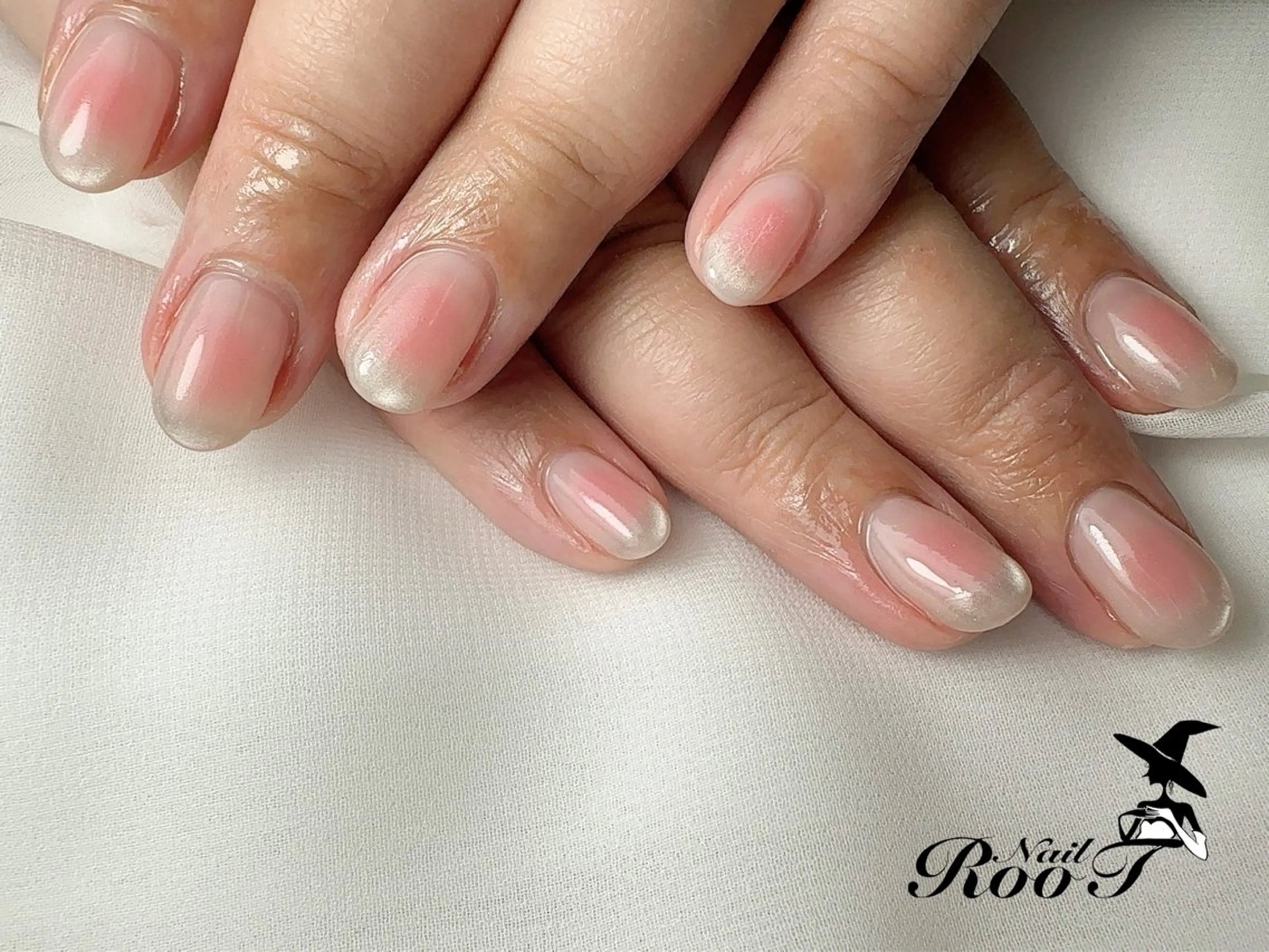ネイル チークネイル フレンチネイル マグネットネイル マグネットフレンチ ハンドネイル RooT Nailのネイルデザイン