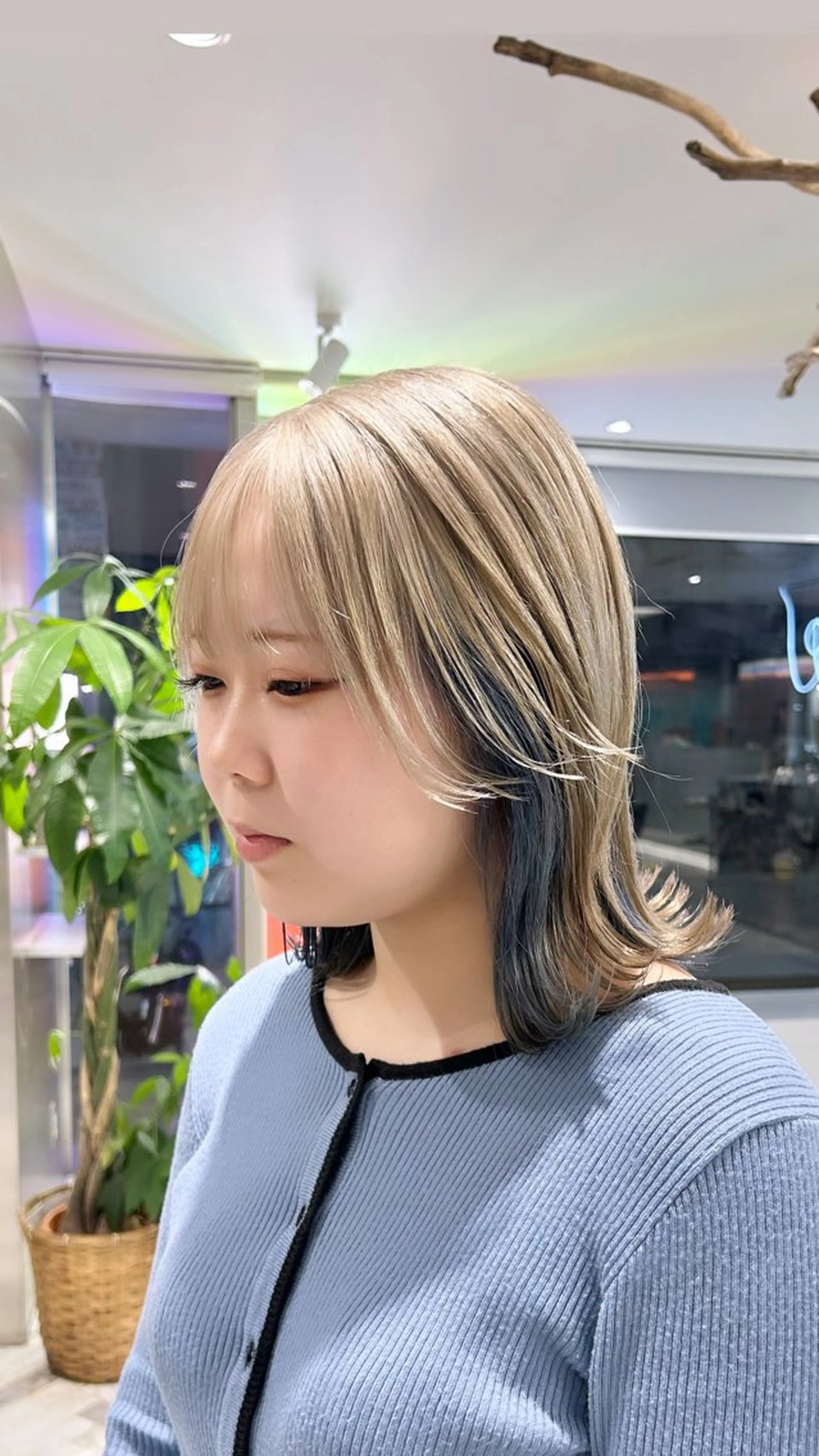 ミディアム カラー ブリーチ ケアブリーチ 透明感カラー ハイトーンカラー イルミナカラー ヘアカラー トリートメント メンズ/ボブ/パーマ /くるみのマツエク・マツパデザイン