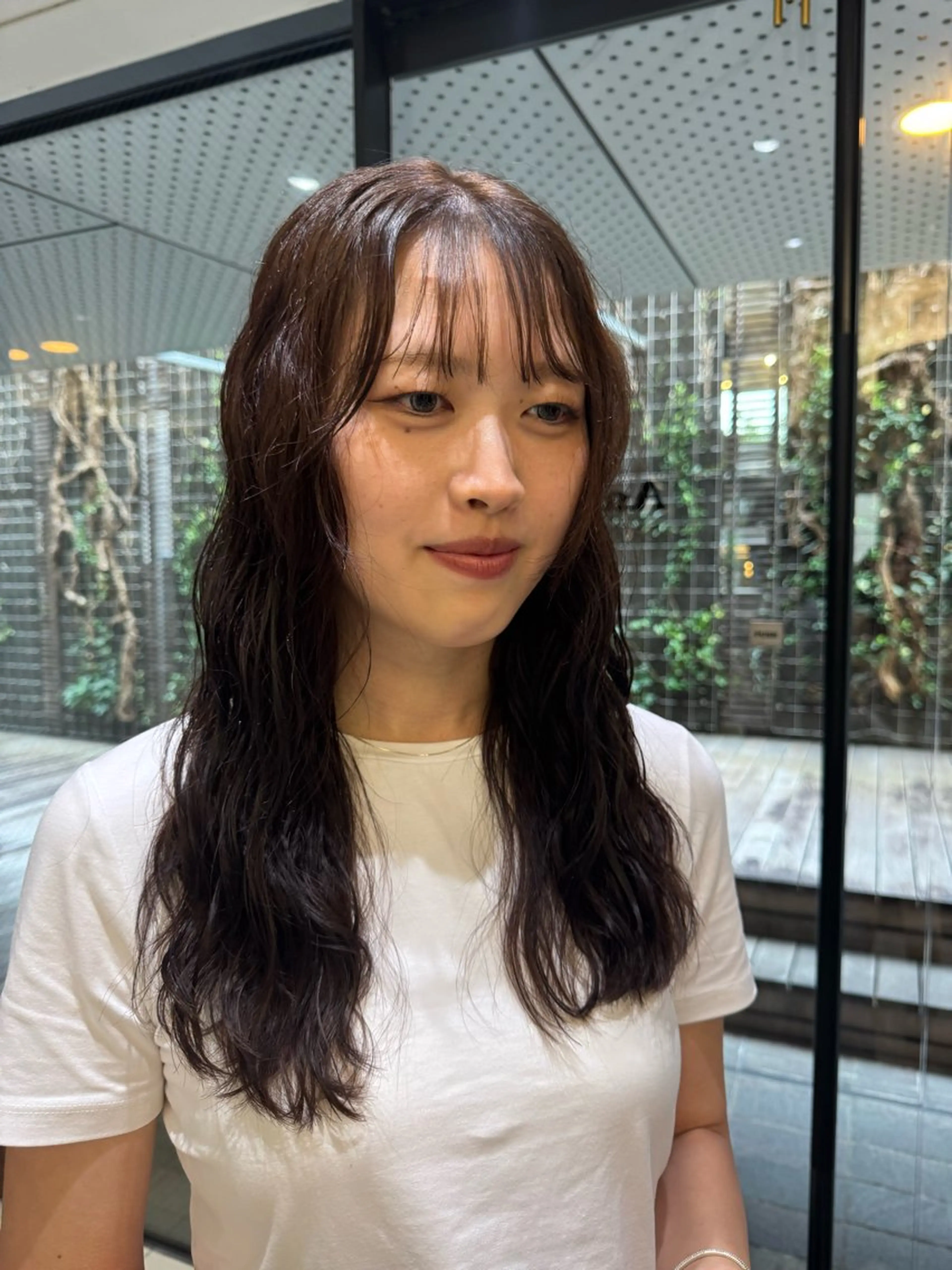 セミロング カット ヘアカラー パーマ 大人可愛い♡コテ巻き パーマ🌼杉田 萌恵のヘアスタイル