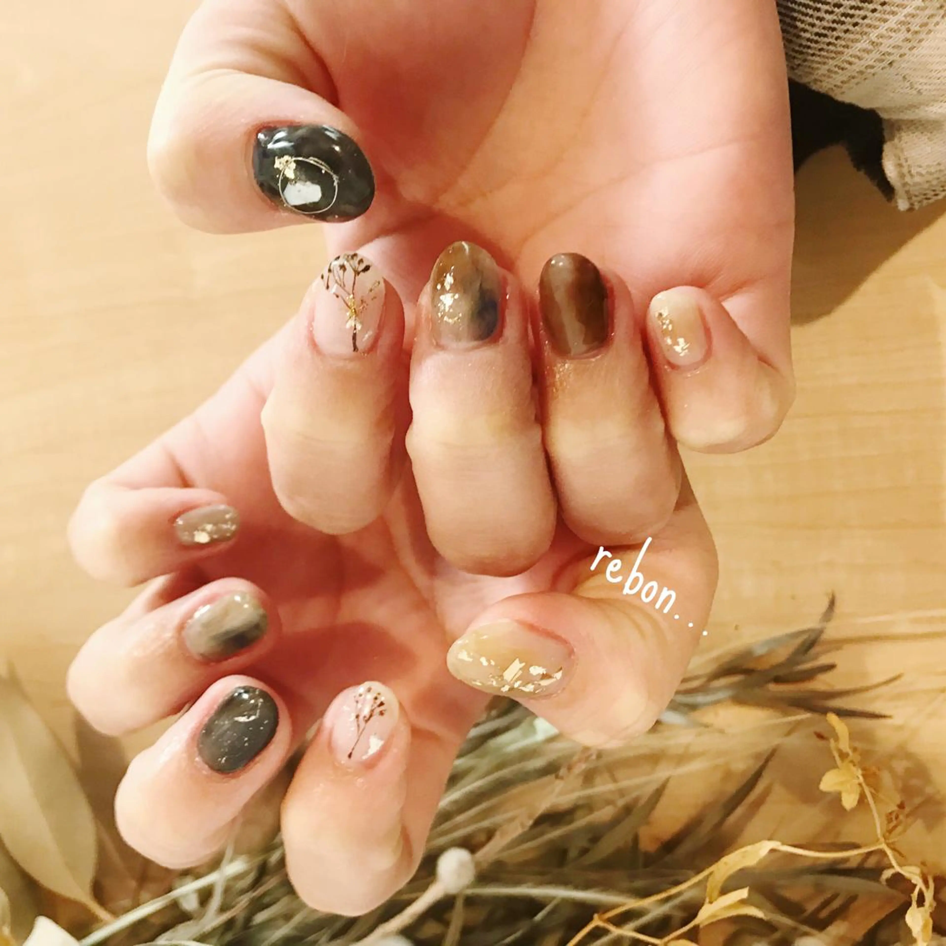 ネイル ハンドネイル フットネイル rebon＊ natsukiのネイルデザイン