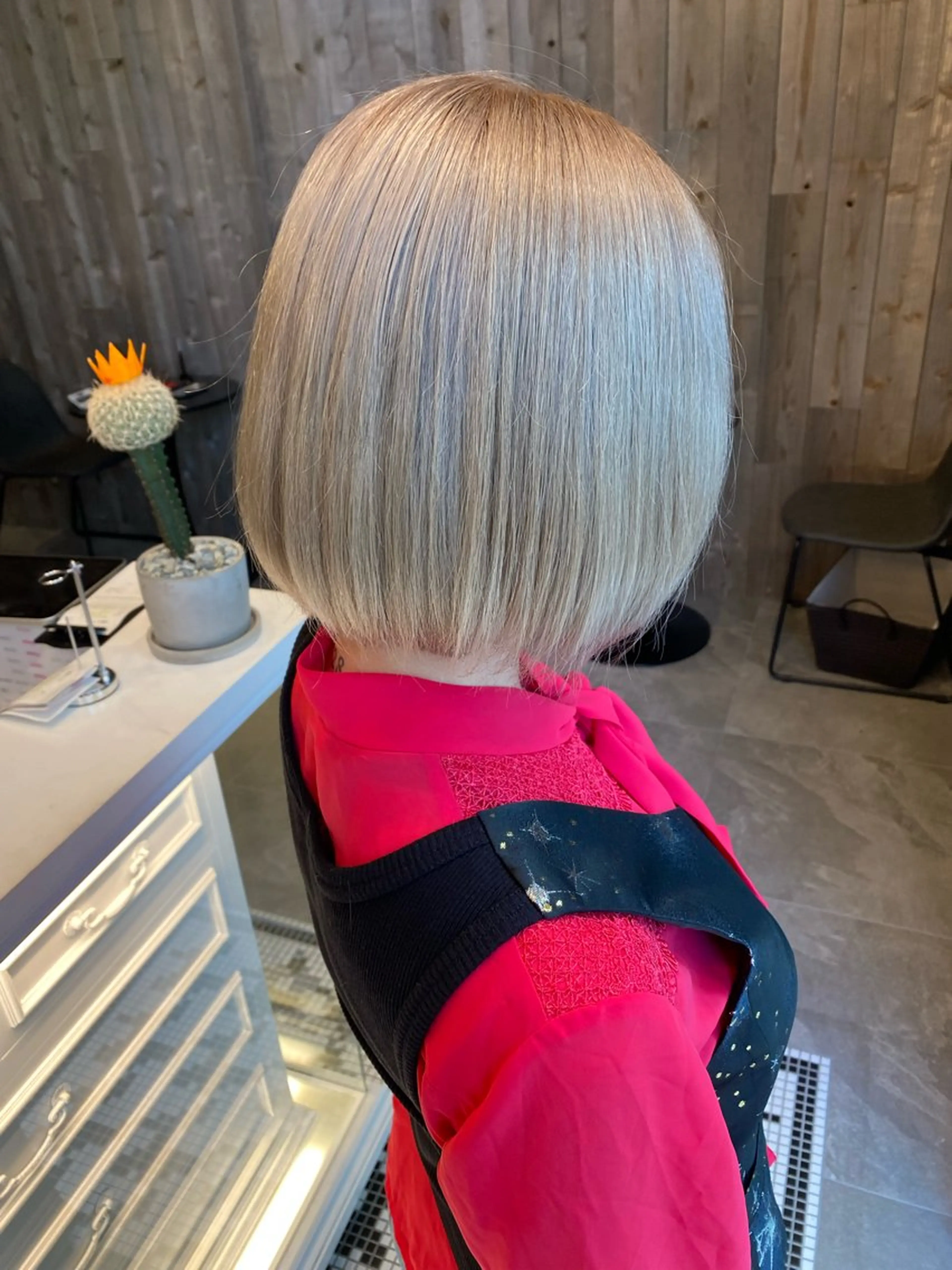 ショート カラー 🩷🍭中津・梅田 エリア🍬💜のヘアスタイル