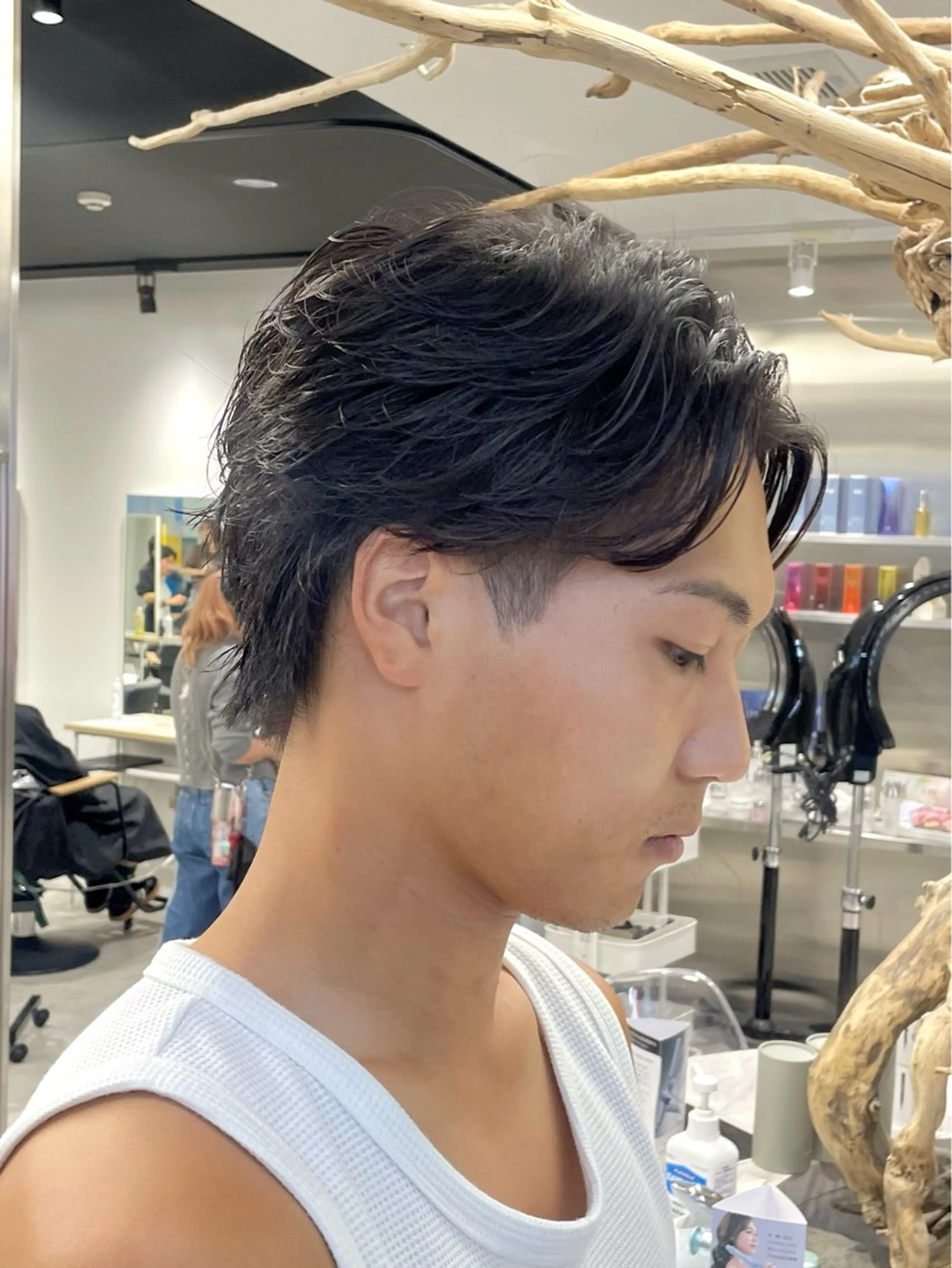 ショート パーマ メンズ センターパート フェザーパーマ カルマパーマ メンズメッシュ メンズパーマ カット パーマ フェザーショート⚡️ REONのヘアスタイル
