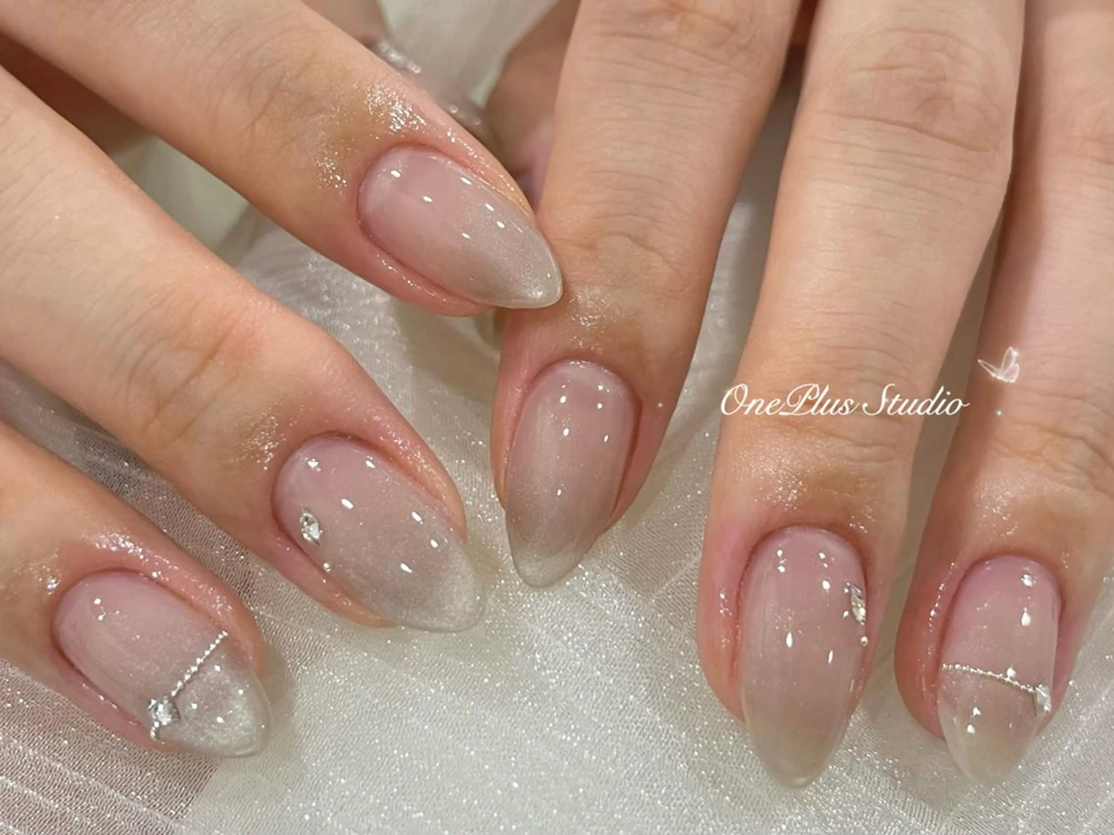 ネイル アートネイル オーロラネイル ガーリー キラキラネイル 韓国ネイル haruka 🧸のネイルデザイン