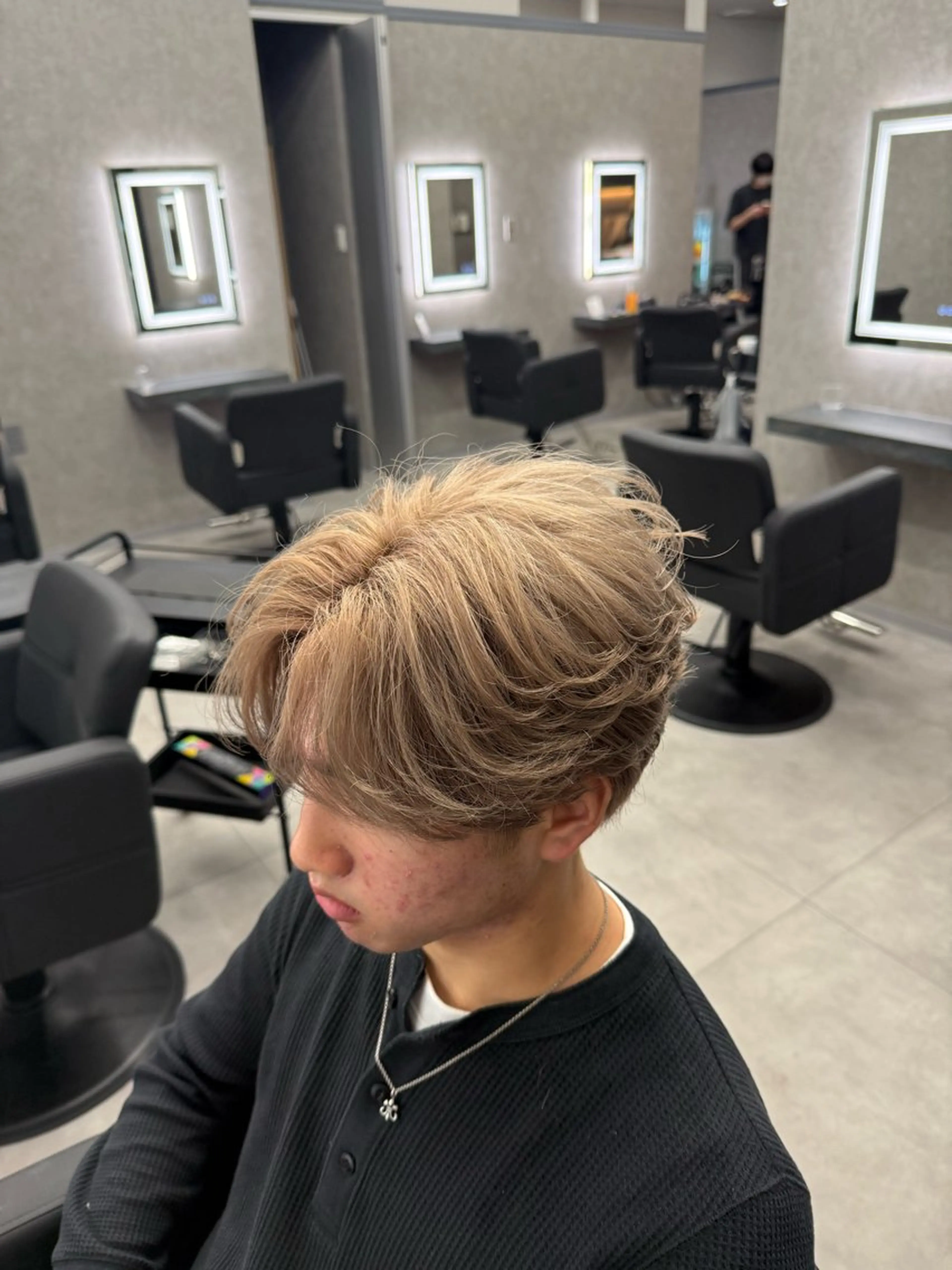 ショート カラー パーマ メンズ ベージュカラー ミルクティーベージュ カット ヘアカラー メンズ特化 👑YUTAのヘアスタイル