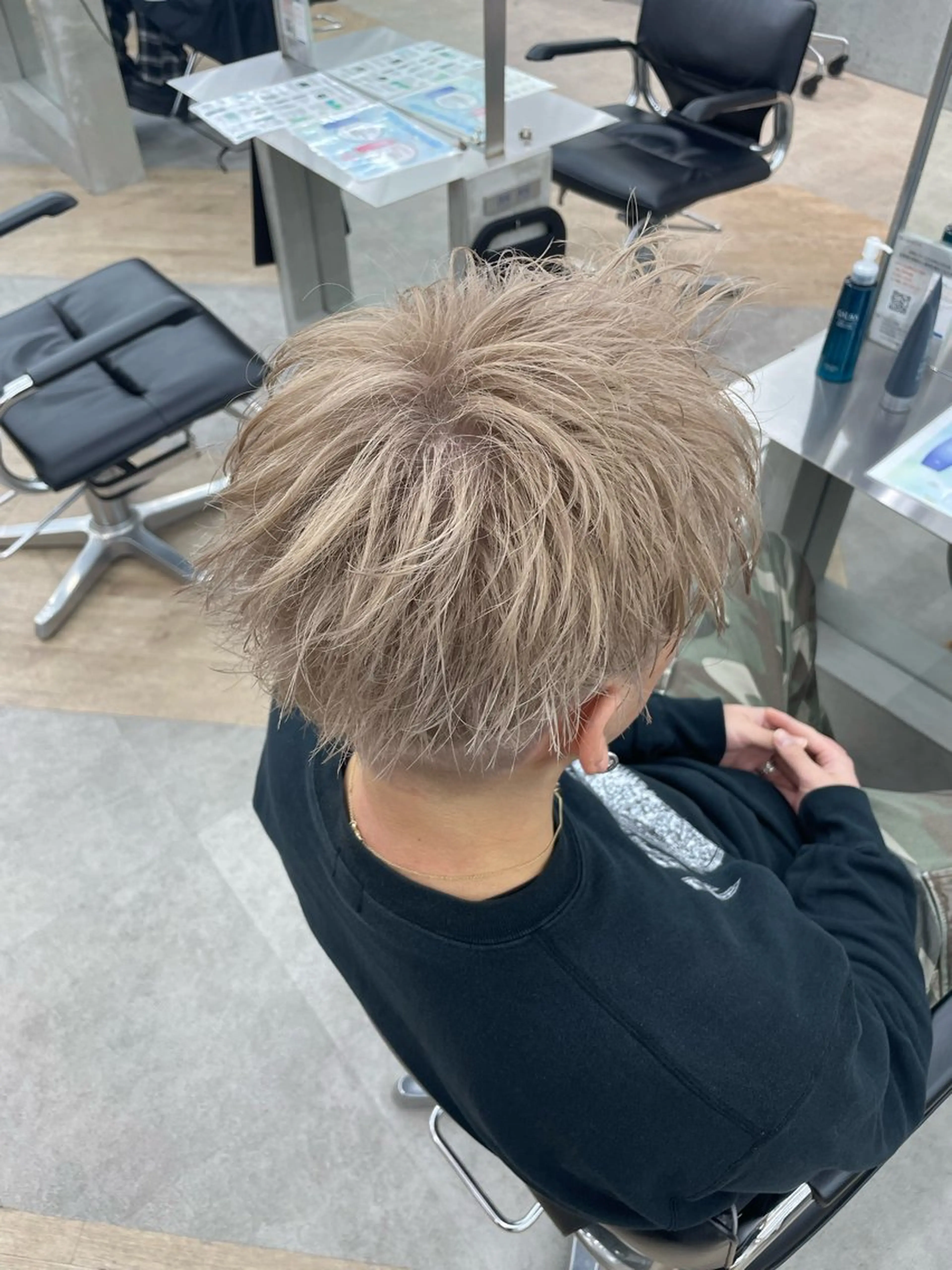 カラー メンズ ベージュカラー ミルクティーベージュ ヘアカラー トリートメント メンズ/シャドウ/ 波巻き/kyogoのヘアスタイル