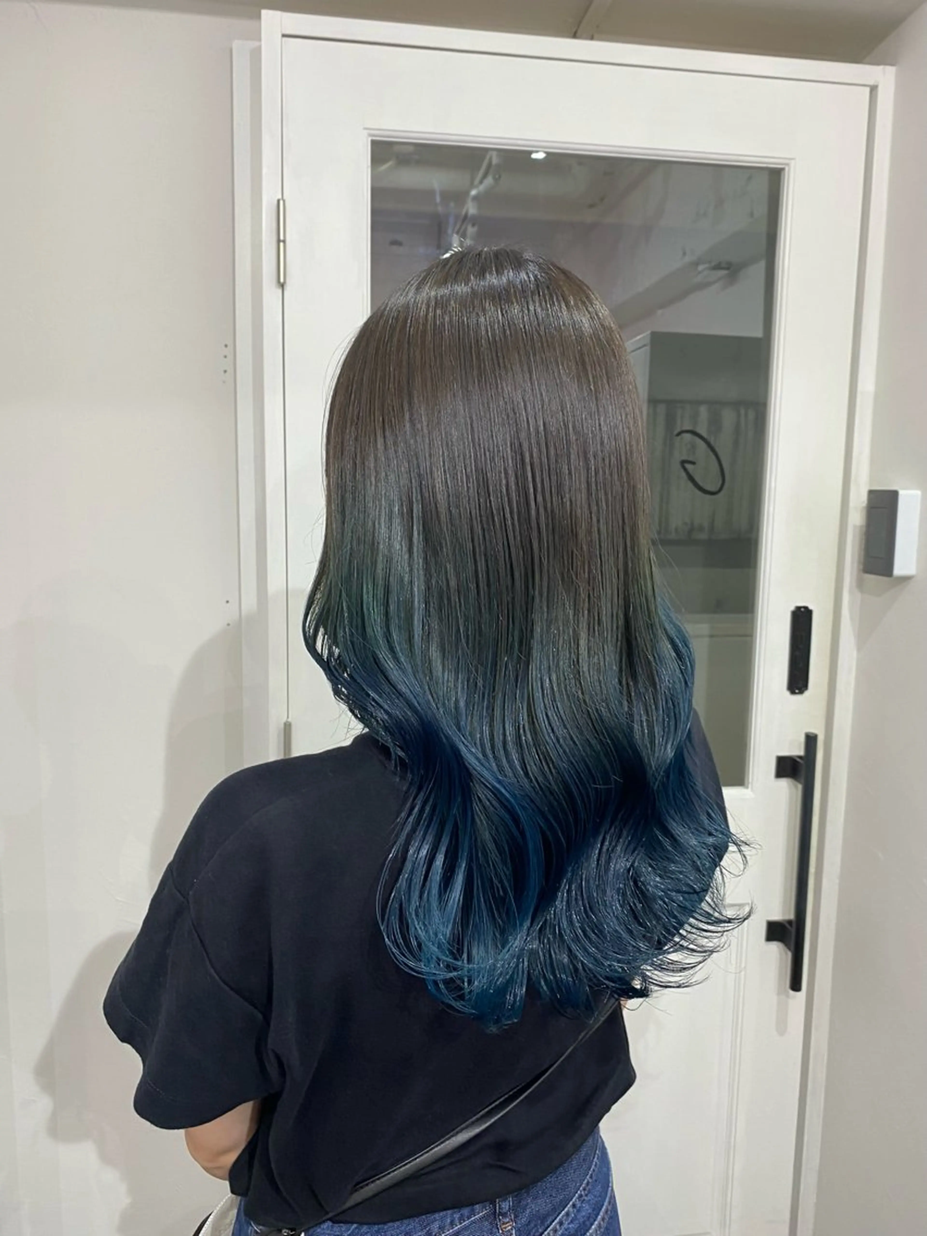 セミロング カラー ブリーチ グラデーションカラー 楓🦋韓国系レイヤー / 透明感カラー🤍のヘアスタイル