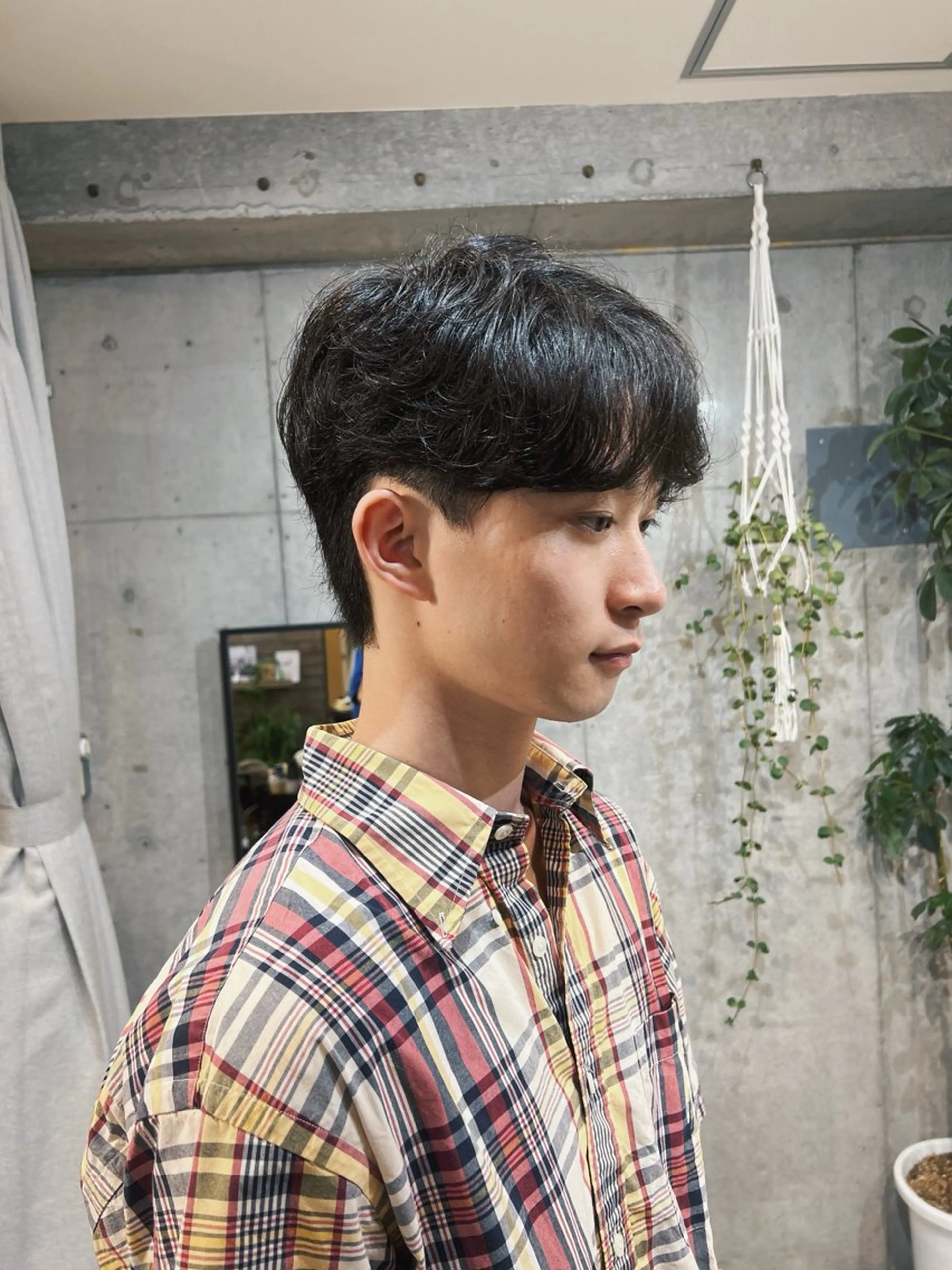 ショート メンズ センターパート メンズパーマ カット 縮毛矯正 杉山 拓未のヘアスタイル