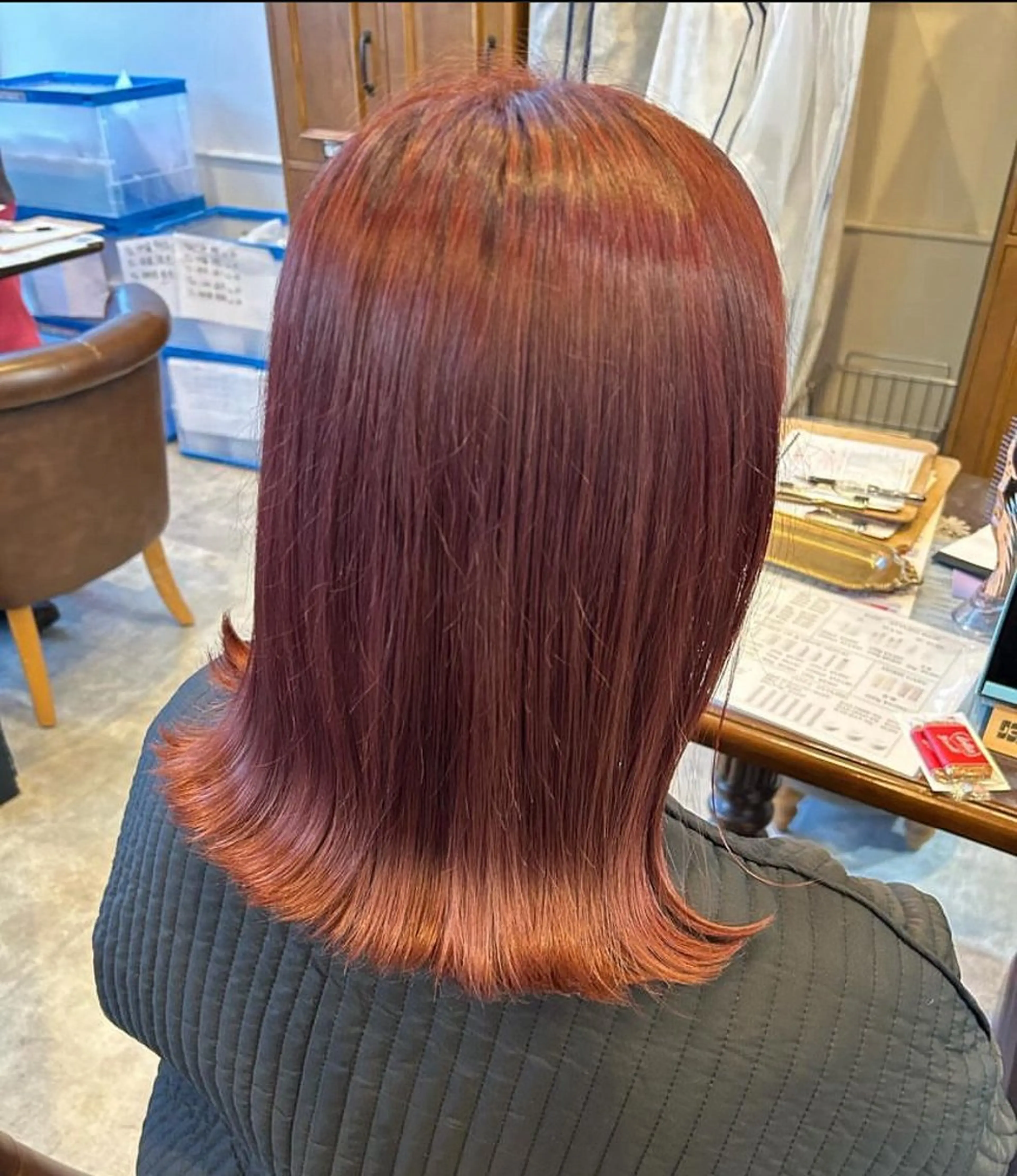 ミディアム カラー かまだ しおりのヘアスタイル