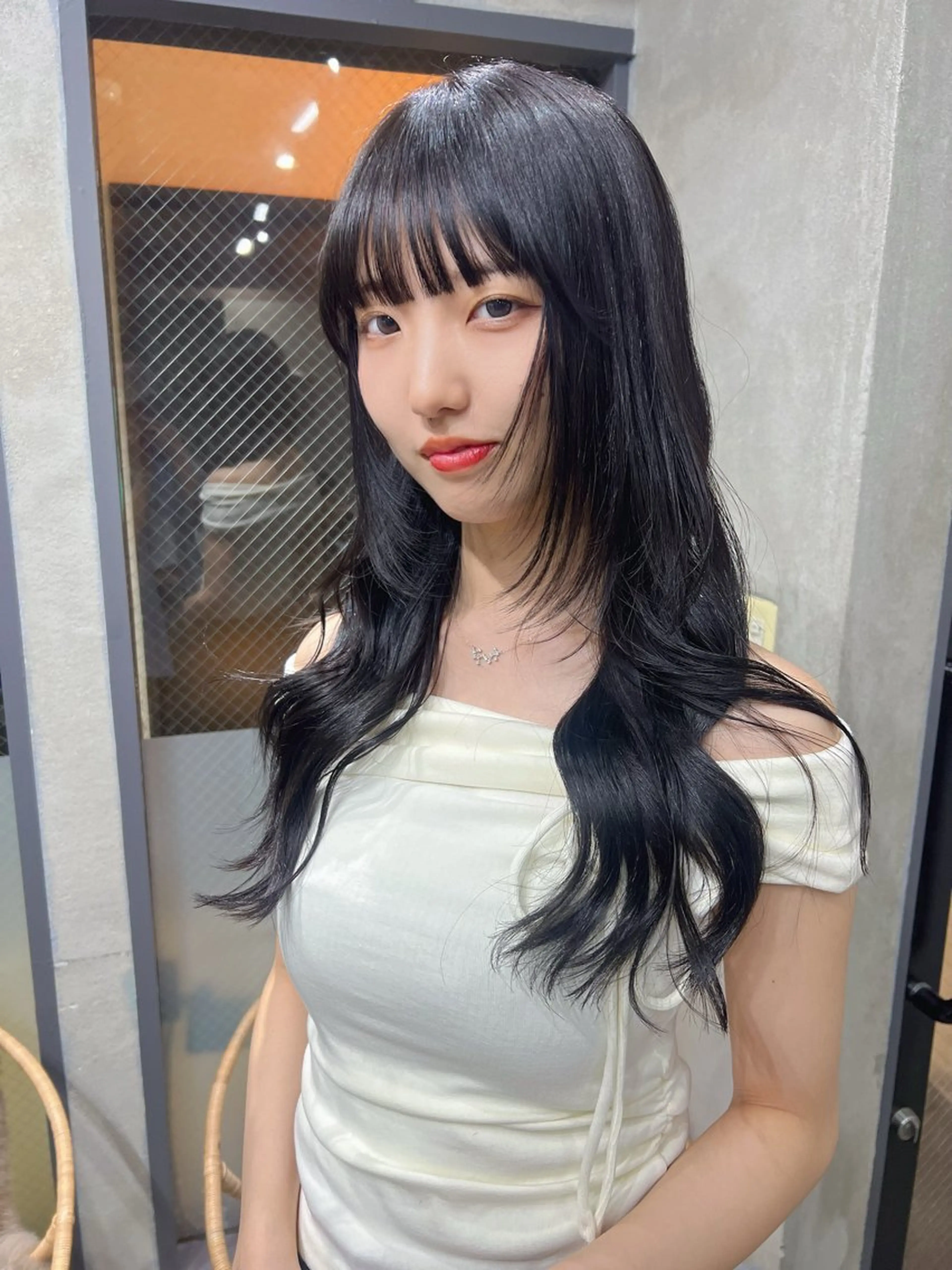 ロング カラー アッシュ ベージュカラー ブリーチ ケアブリーチ ハイトーンカラー ヘアカラー YUI ハイトーンカラーのヘアスタイル