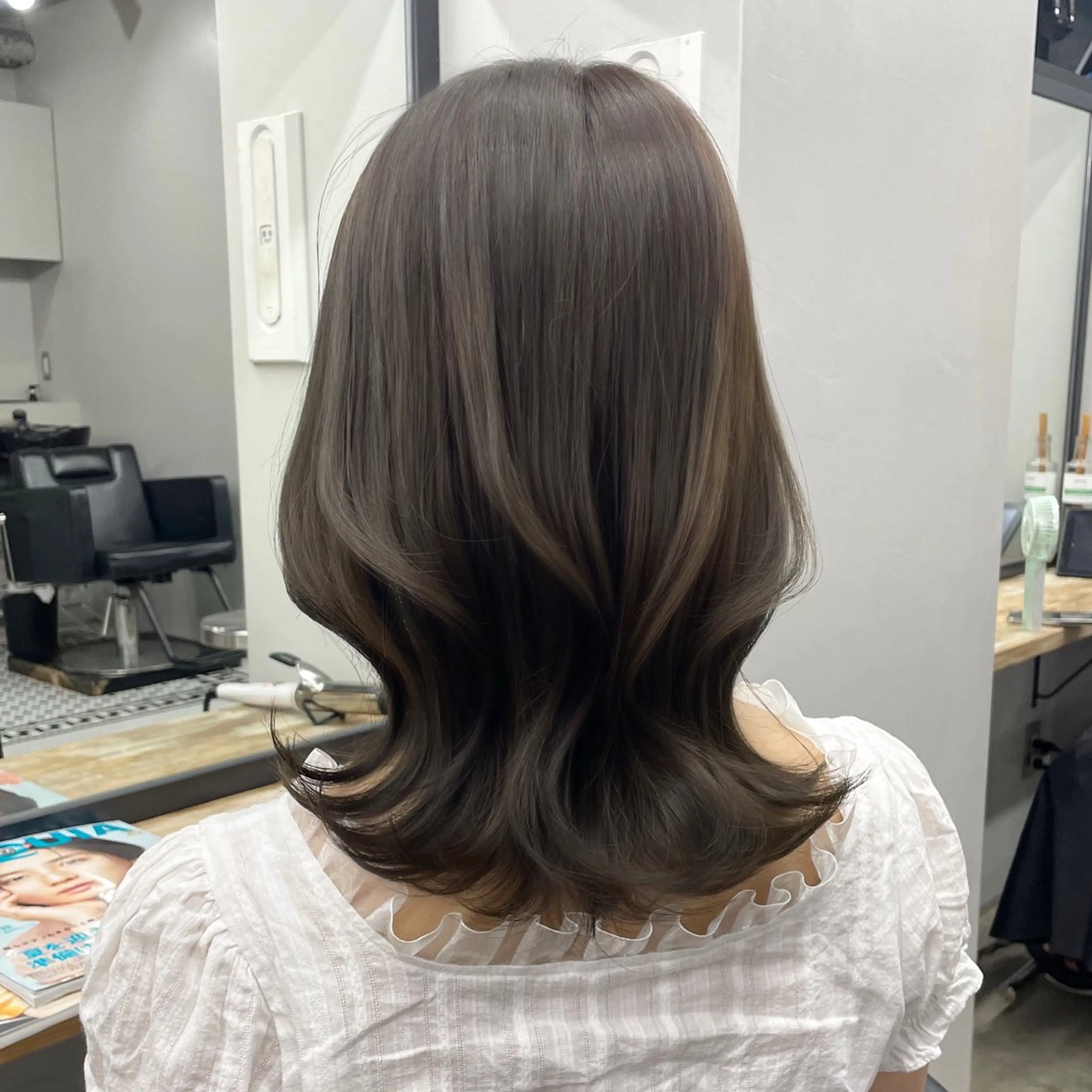 ミディアム カラー カット ヘアカラー トリートメント ヘアセット 新宿/韓国ヘア/ 髪質改善ストレートのヘアスタイル