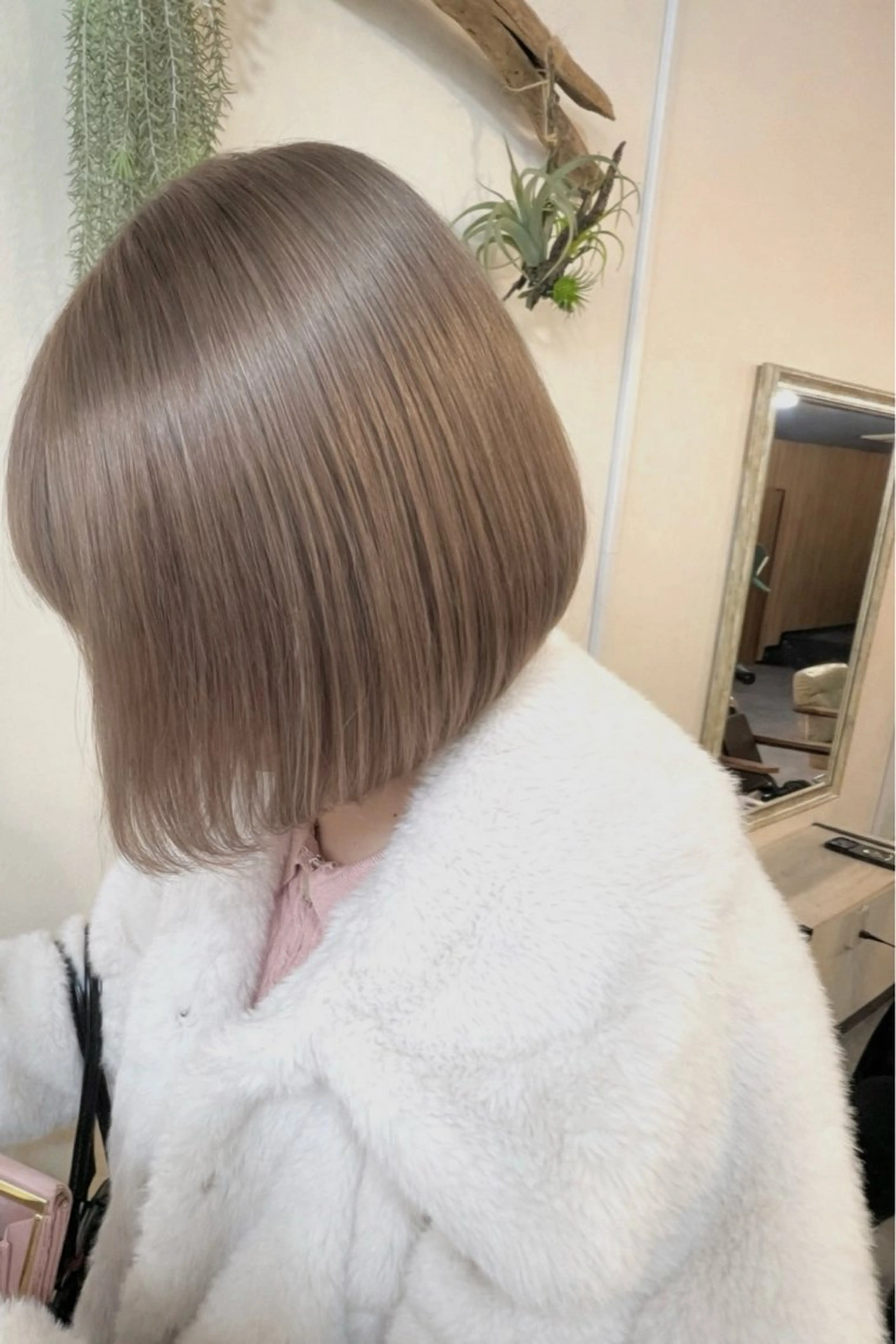 ショート カラー ベージュカラー ホワイトベージュ ヘアカラー Sherry/R 三川町 ayakaのヘアスタイル